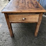 Table de ferme rustique ancienne en cerisier massif à 3 tiroirs et 1 tirette