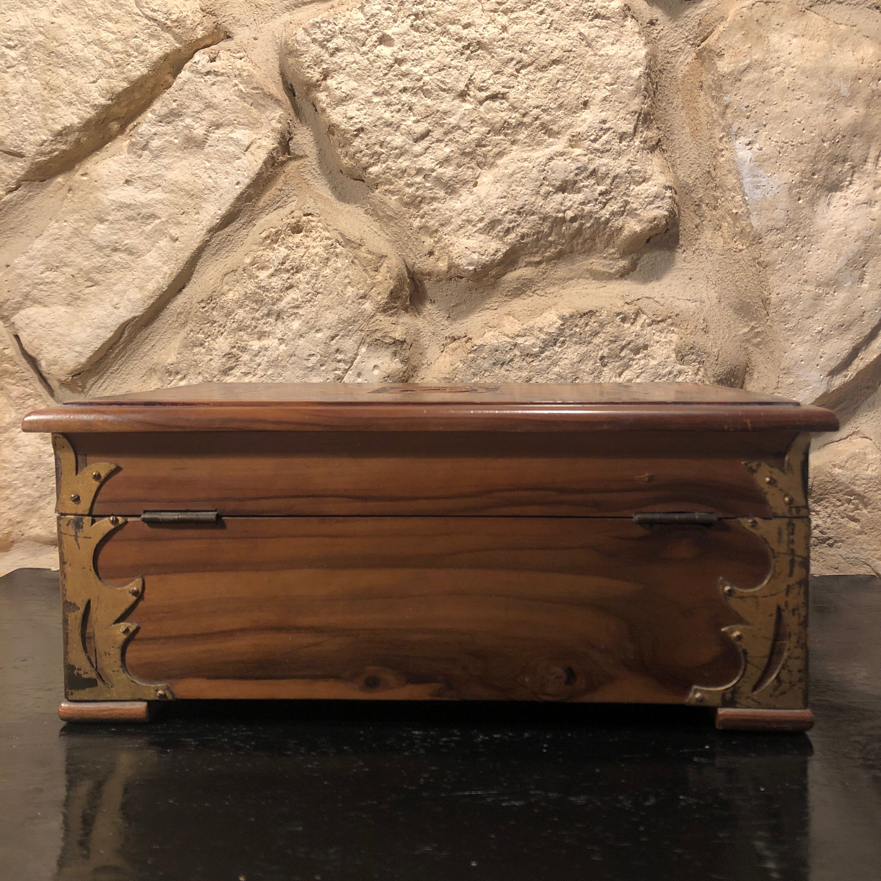 Wooden box