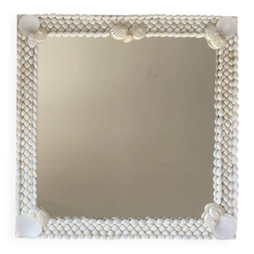 Miroir en bois et coquillages