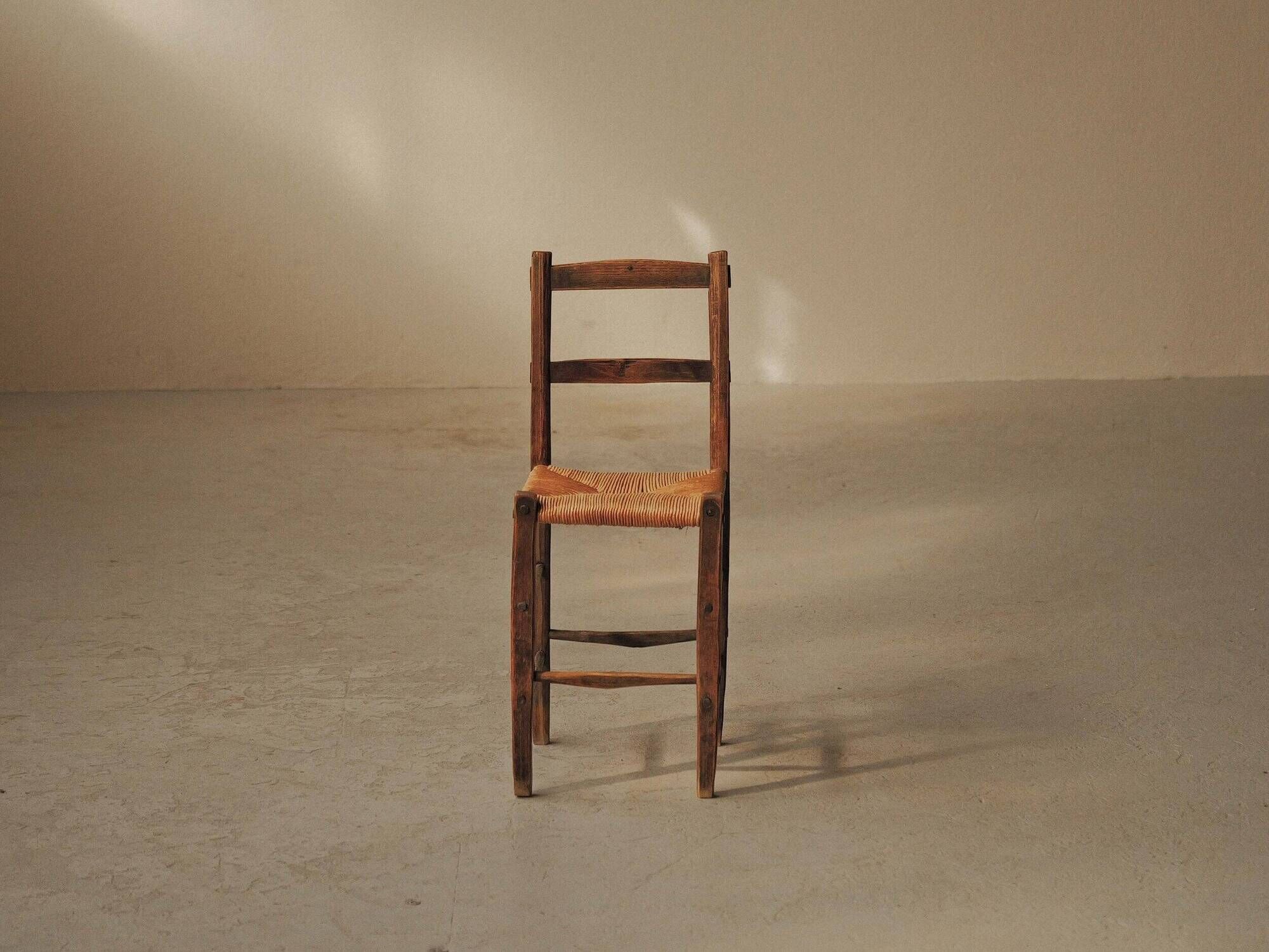 Peasant chair in wood and straw, Folk Art, around 1900