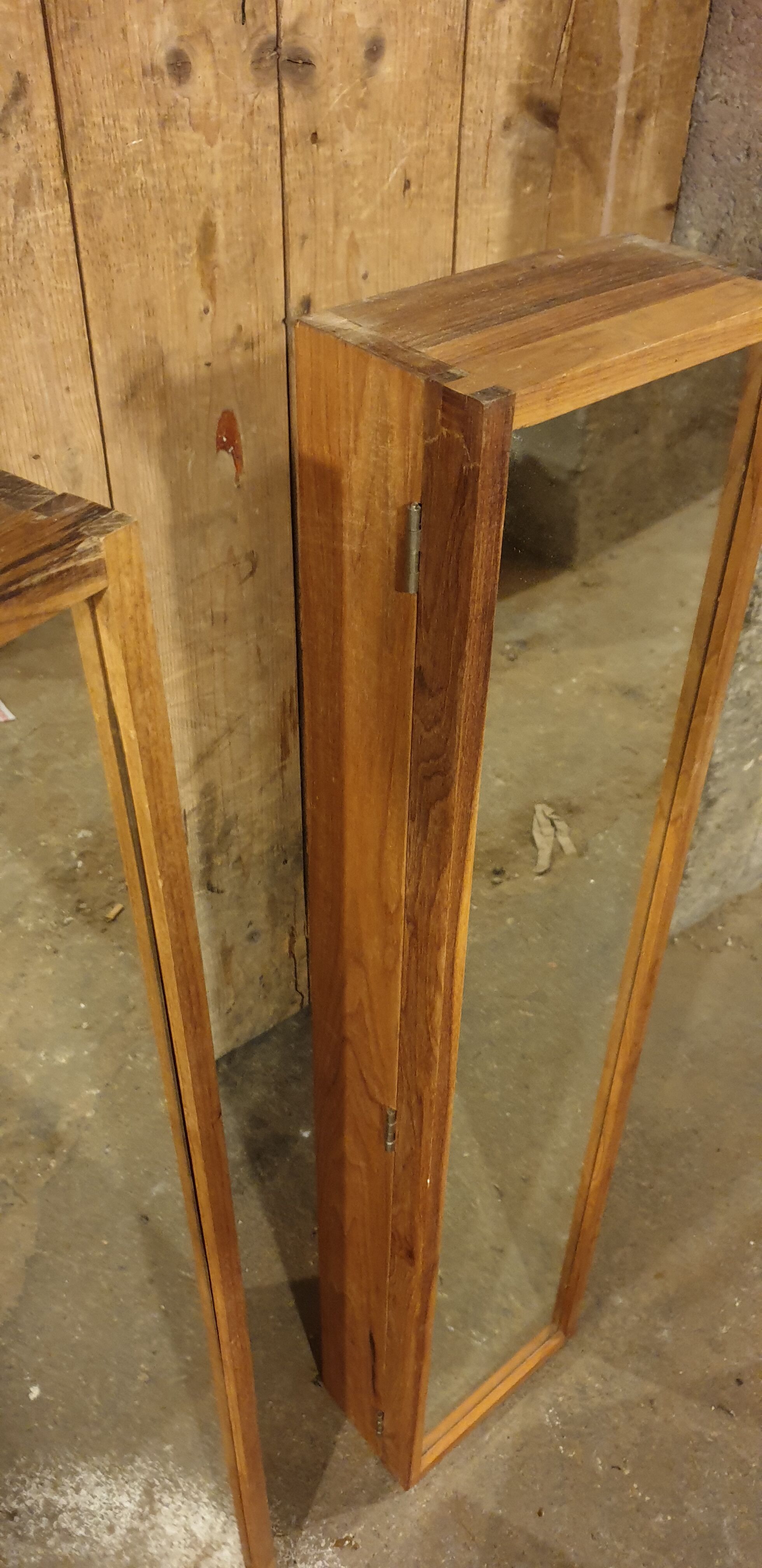 Paire de meubles collones porte clé