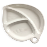 Plat feuille  en faïence blanche