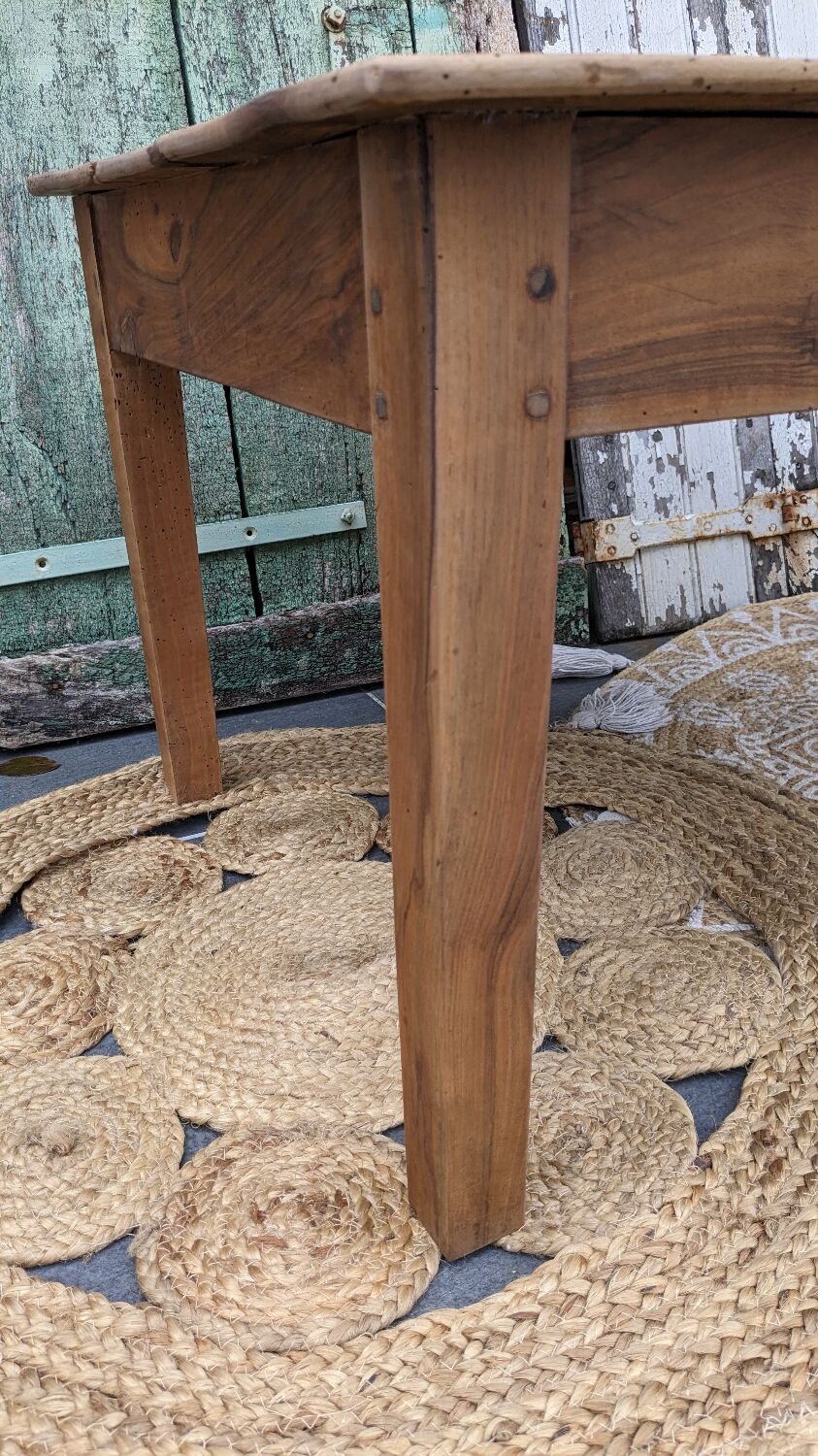 Coffee farmhouse table