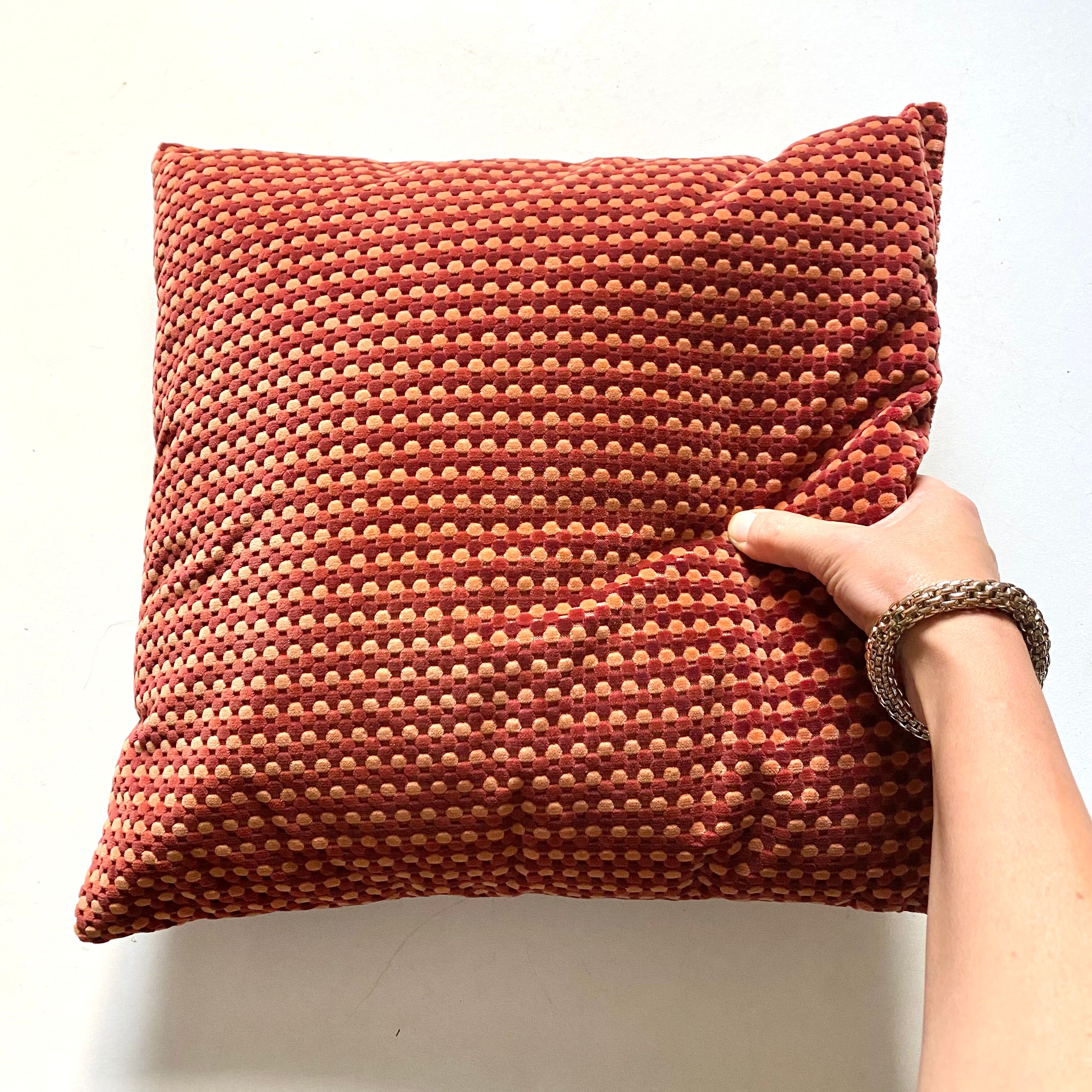 Coussin en velours vintage