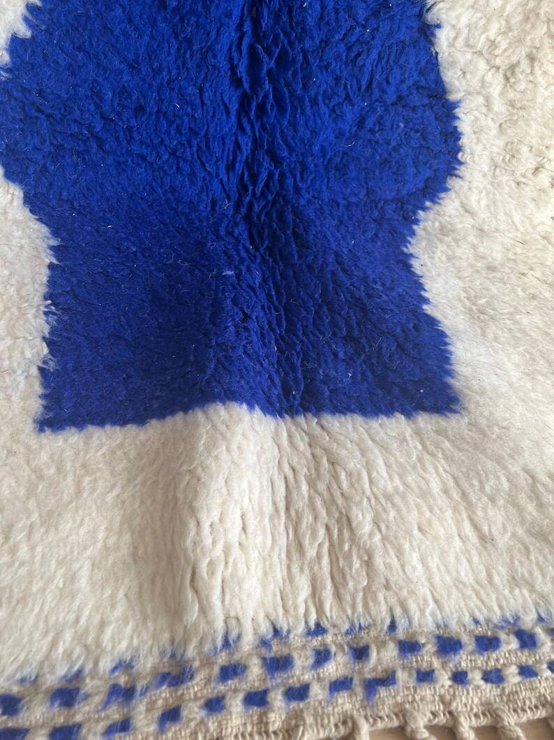 Berber rug from Oued Zem handmade 150 x 250 cm