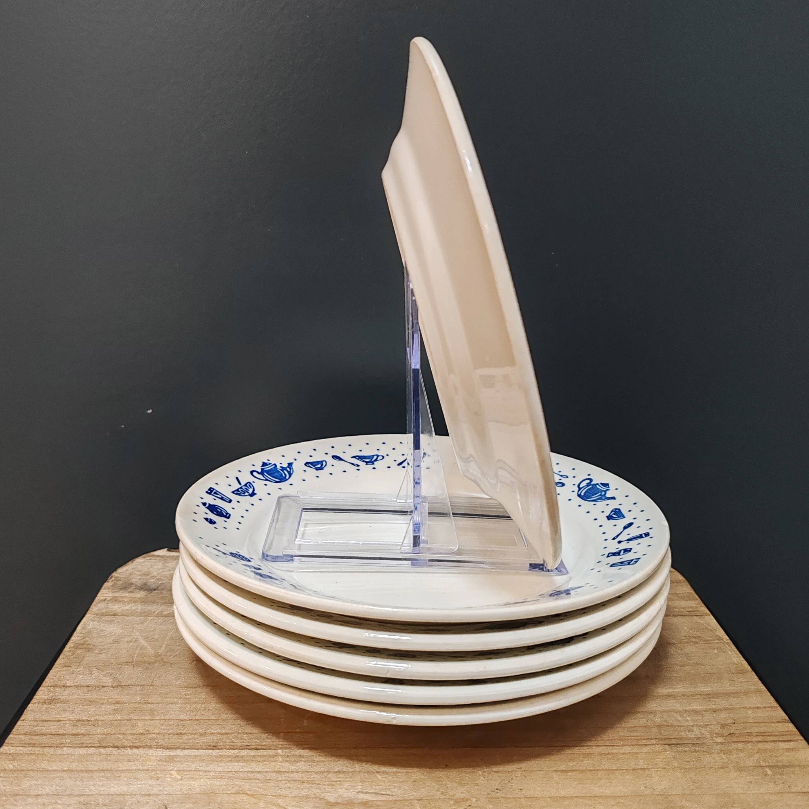 Set of dessert plates