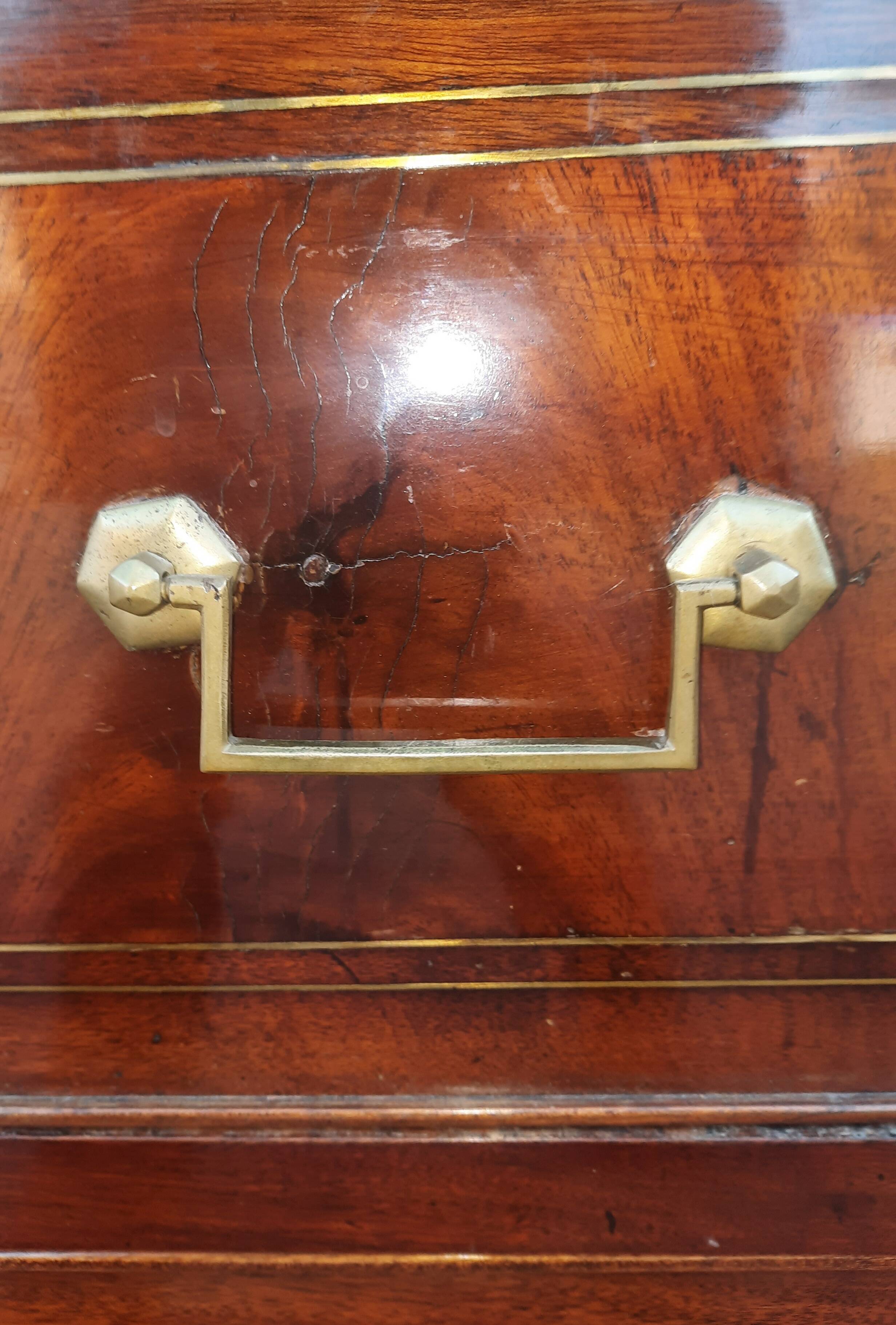 Mahogany chest of drawers from the nineteenth century
