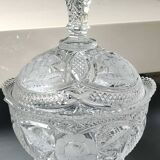 Large Bonbonniere/Drageoir in Bohemian crystal. Frosted floral motifs, diamond tip. Boho chic