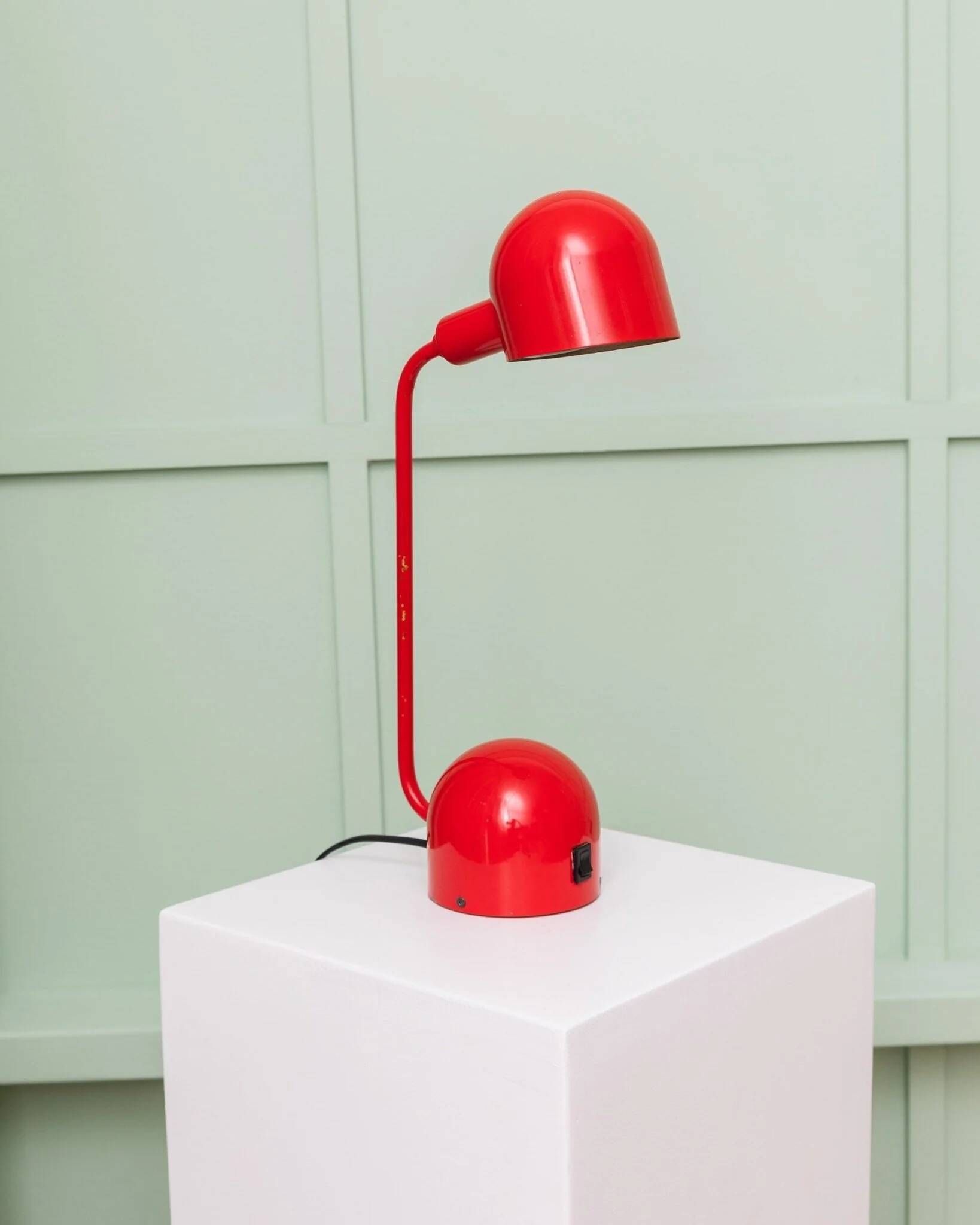 Red painted-metal desk lamp by Barbieri & Marianelli for Tronconi, 1980s Italian Memphis Postmodern design