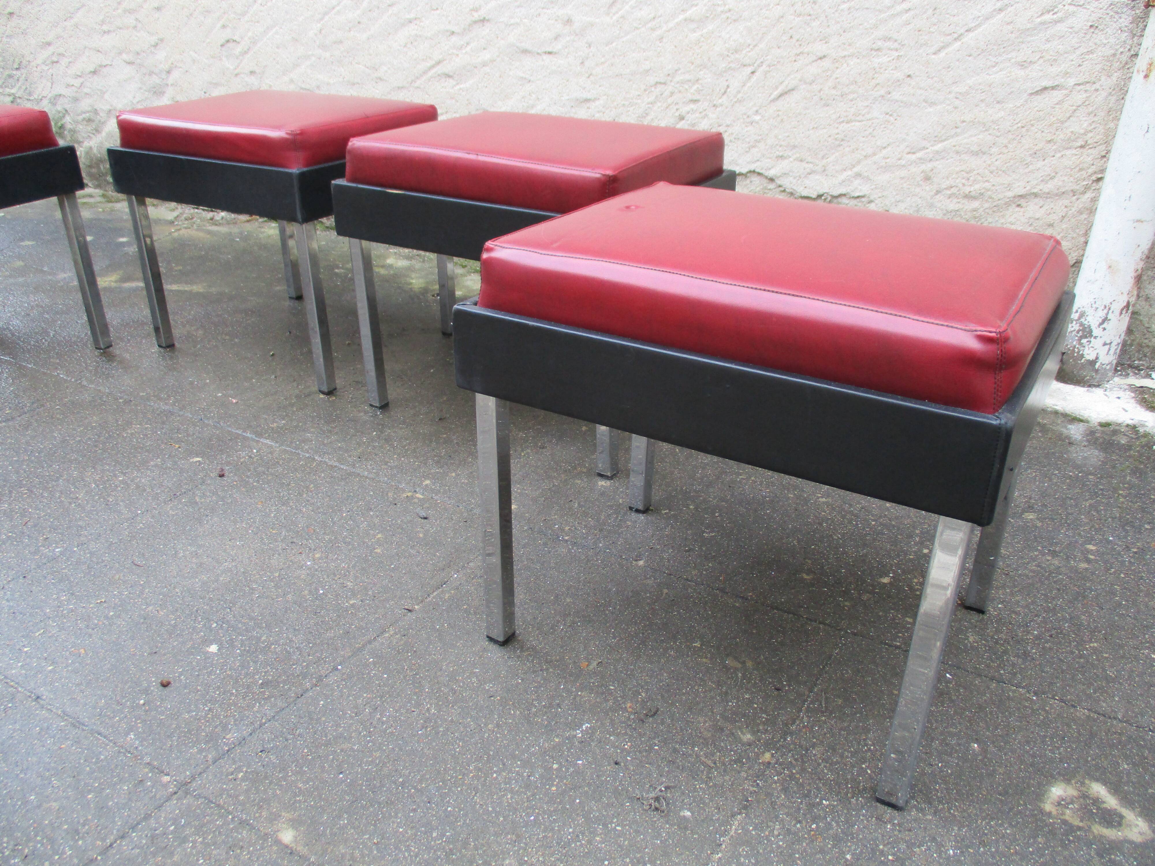 Anciens tabourets Strafor