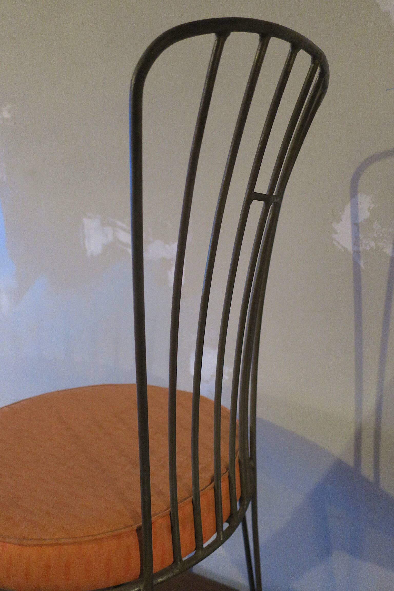 Chaise de jardin en fonte du milieu du siècle