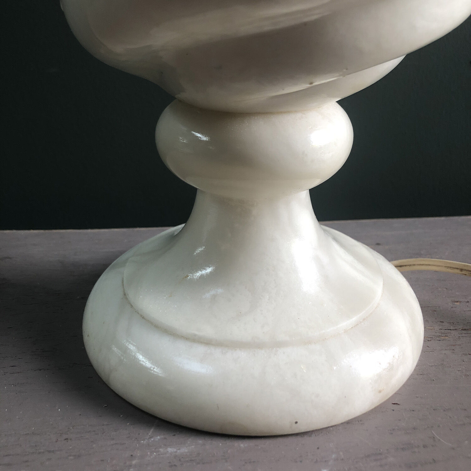 Twisted alabaster lamp