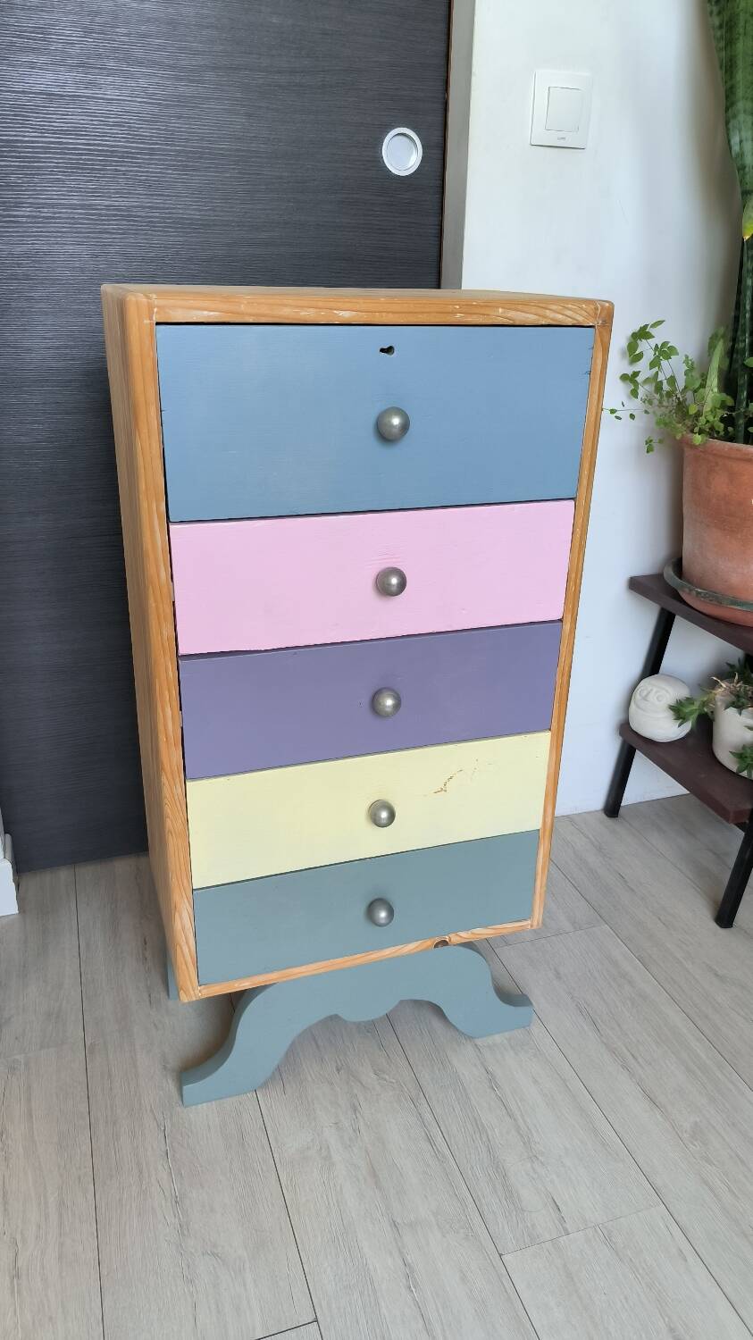 Vintage Art Deco chest of drawers