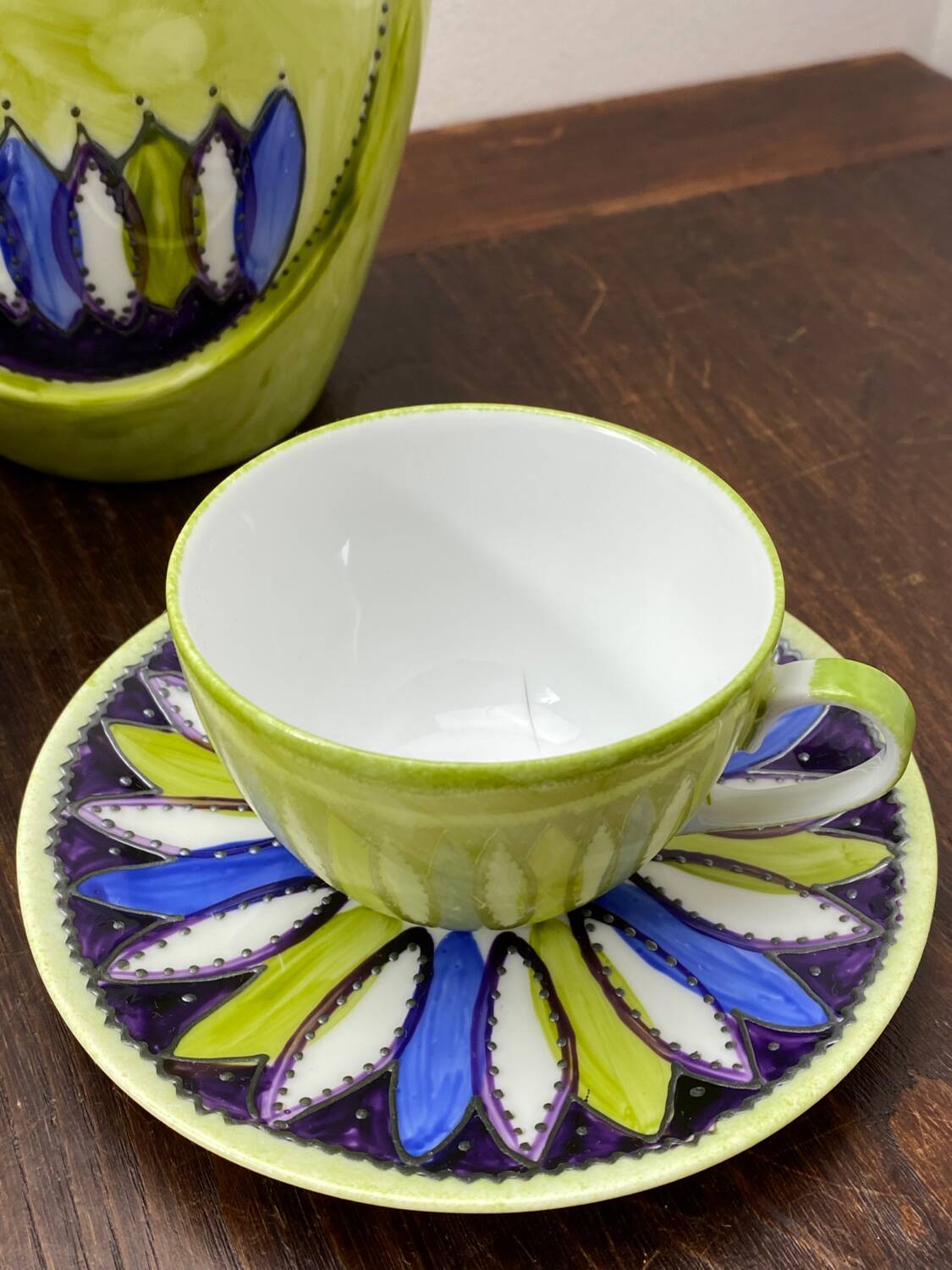 Sologne porcelain teapot and cups