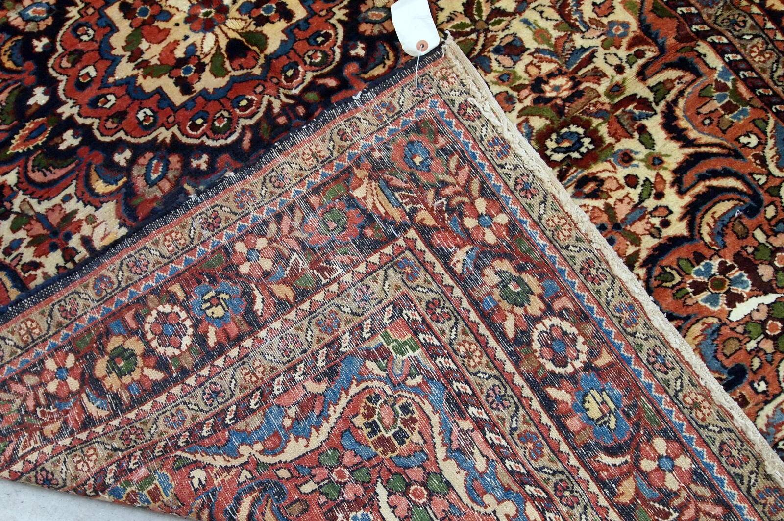 Handmade antique Persian Sarouk rug 3.1' x 5.2' (94cm x 158cm) 1900s
