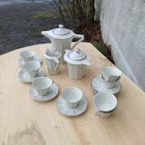 Coffee maker and cups