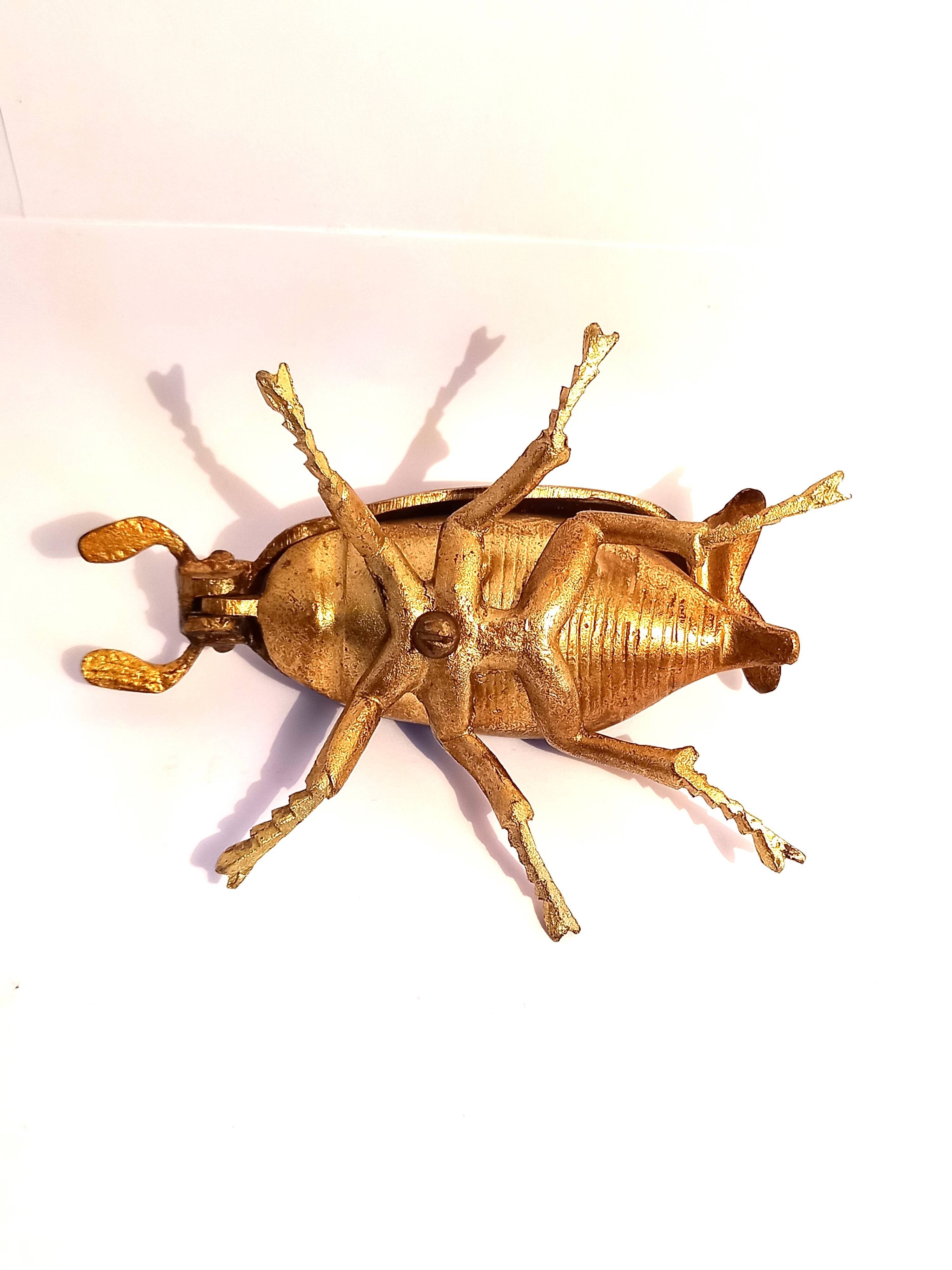Ashtray with lid in the shape of a beetle in gilt bronze