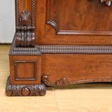 Buffet, commode, écritoire de propriété en acajou de style restauration, début XIXème