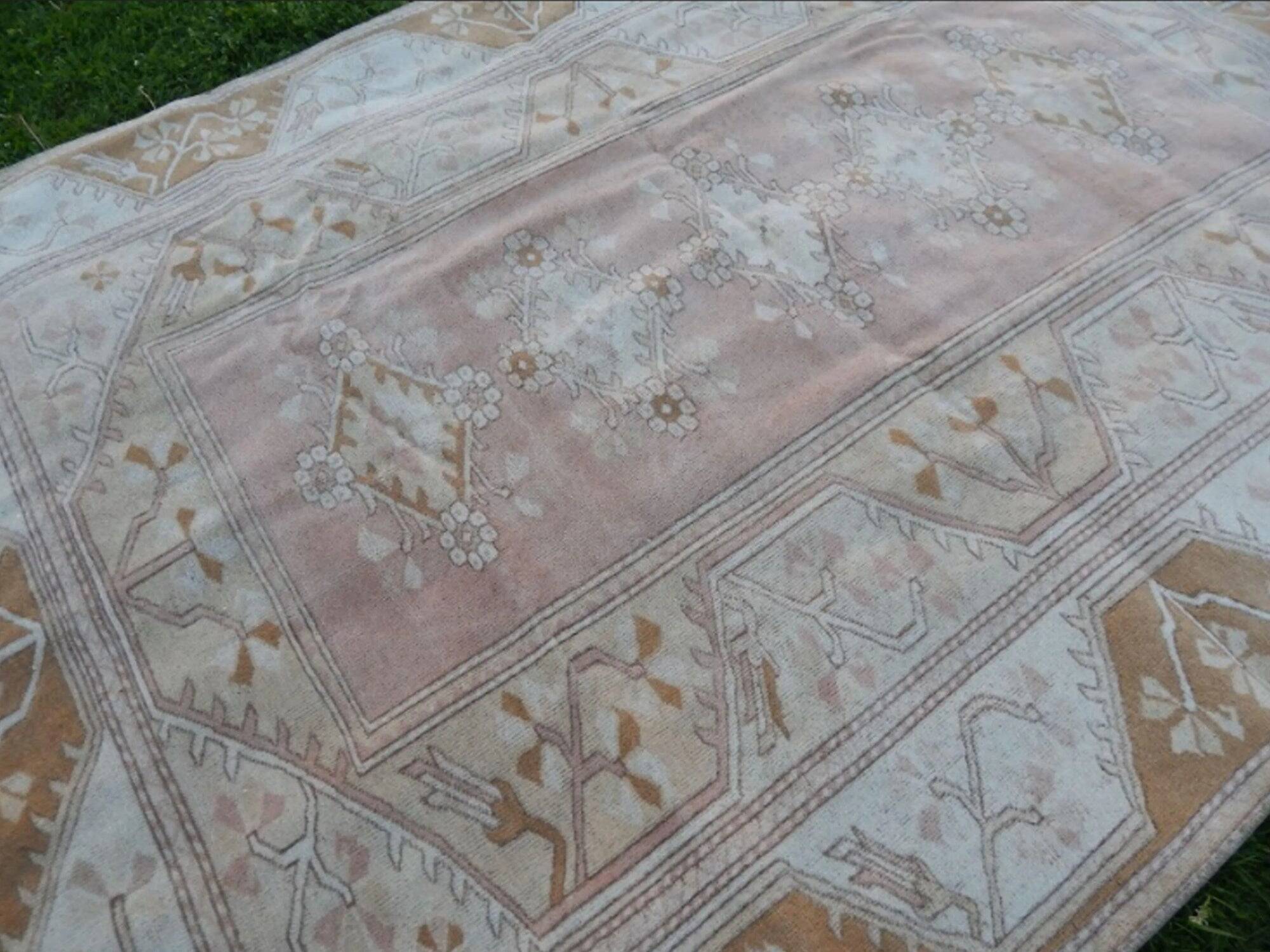 Vintage Turkish Oushak rug 193x266 cm