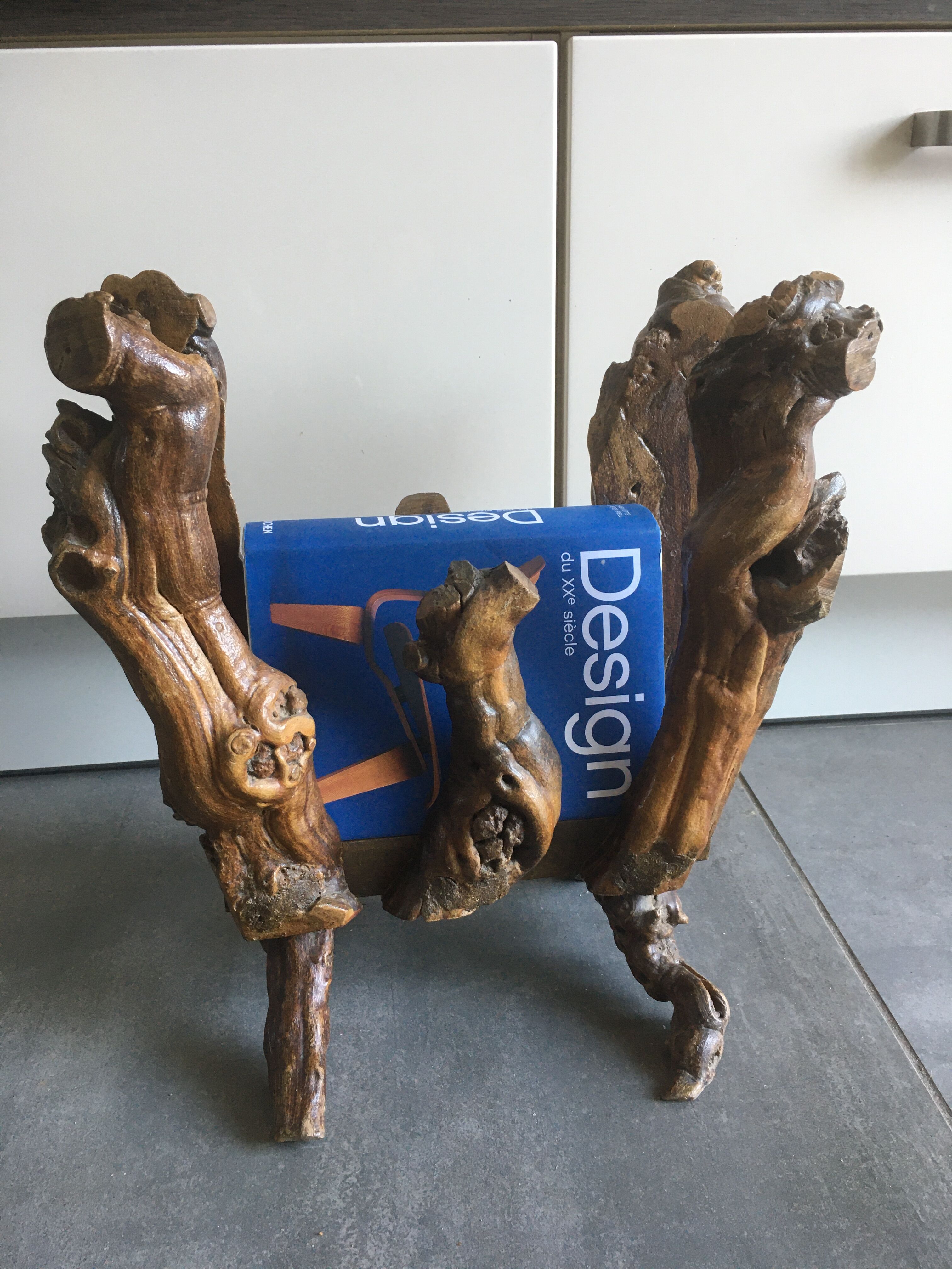 Brutalist magazine holder