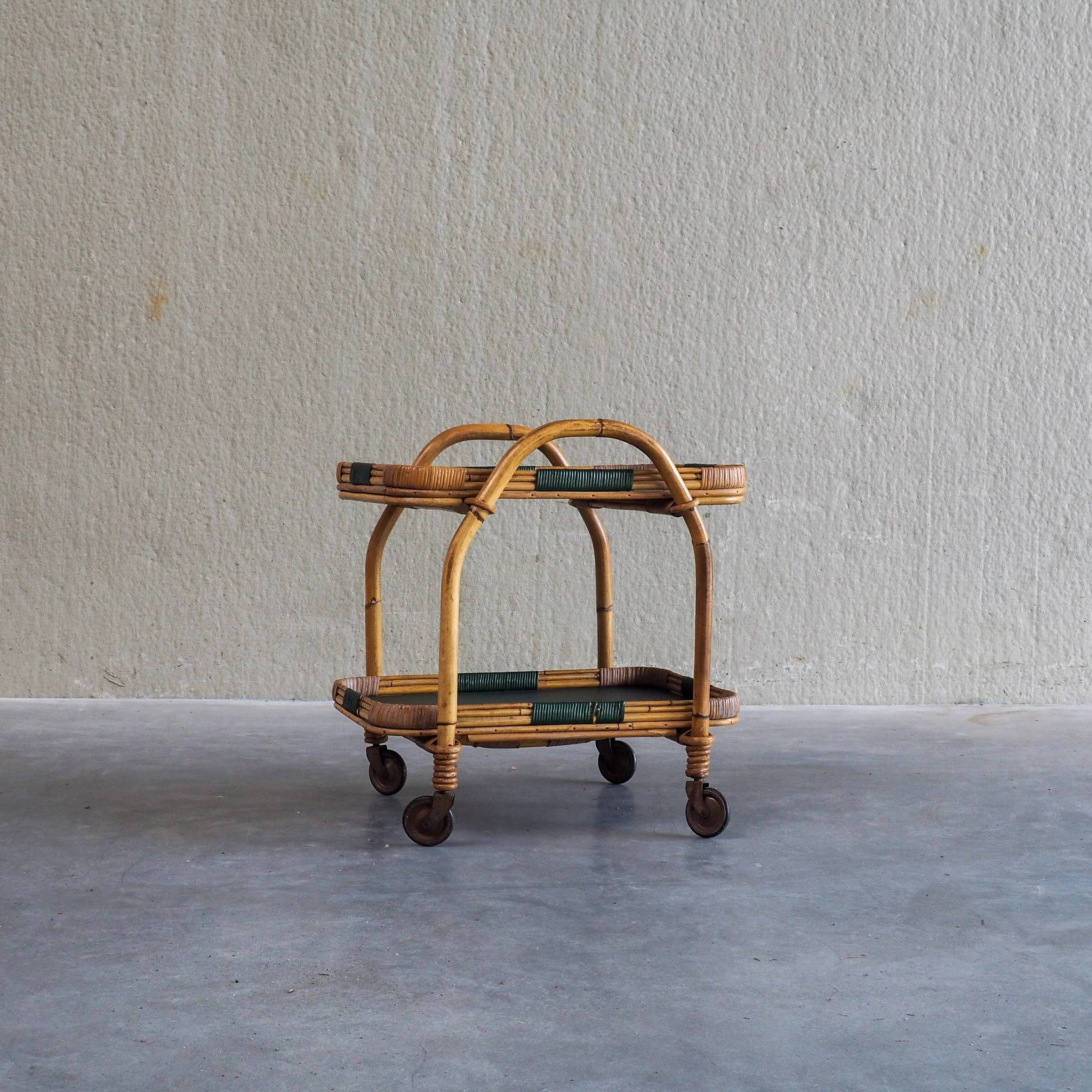 Chariot de service en bambou vintage
