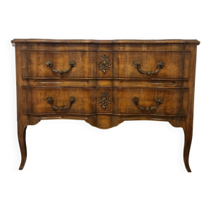 Commode galbée de style