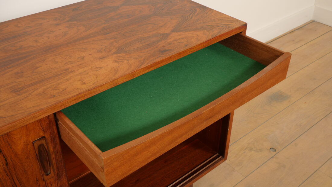 Vintage sideboard | Rosewood | Sliding doors