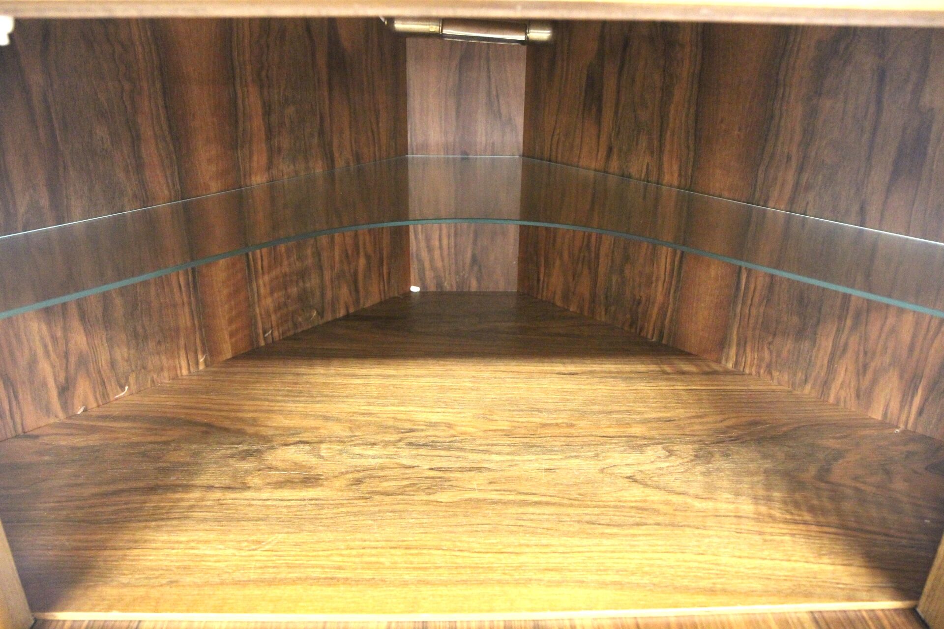 Meuble-bar d'angle scandinave en noyer, Suède, 1940