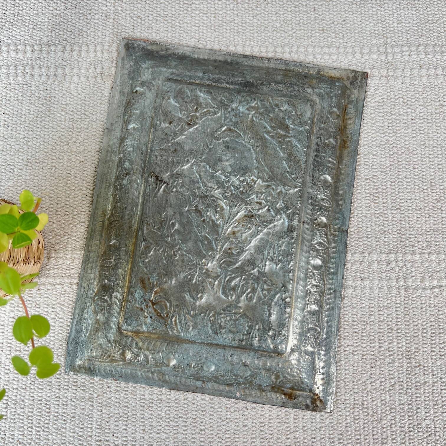 “Birds” embossed metal pocket tray