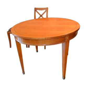 Extendable solid cherry wood dining table
