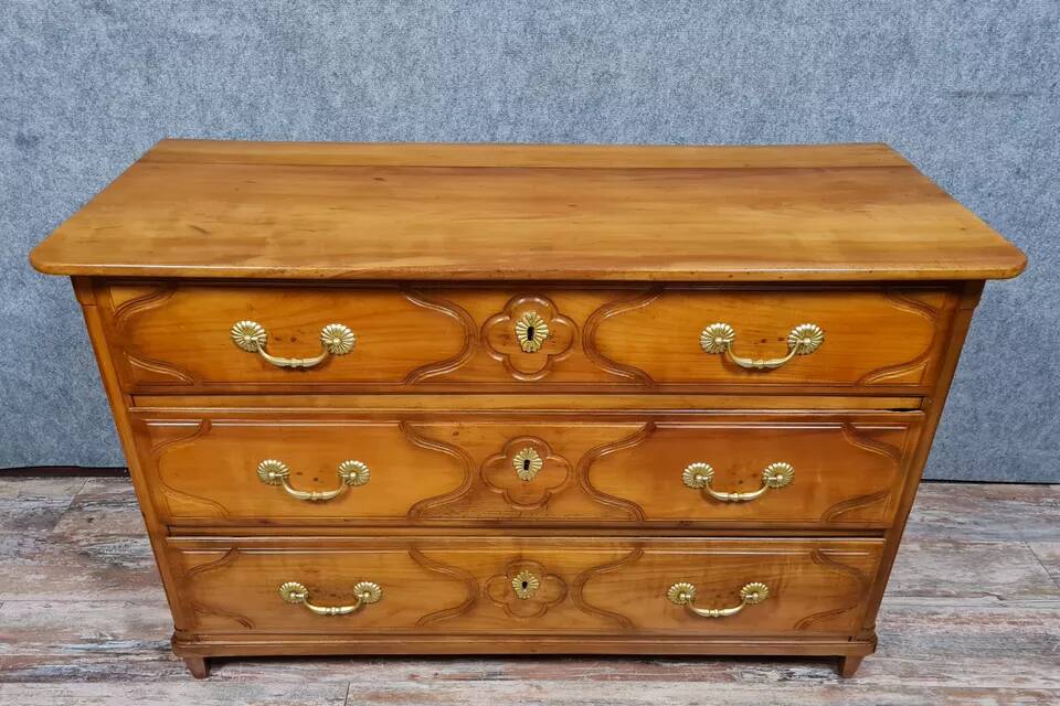 Louis XVI period chest of drawers in solid cherry wood from the second half of the 18th century