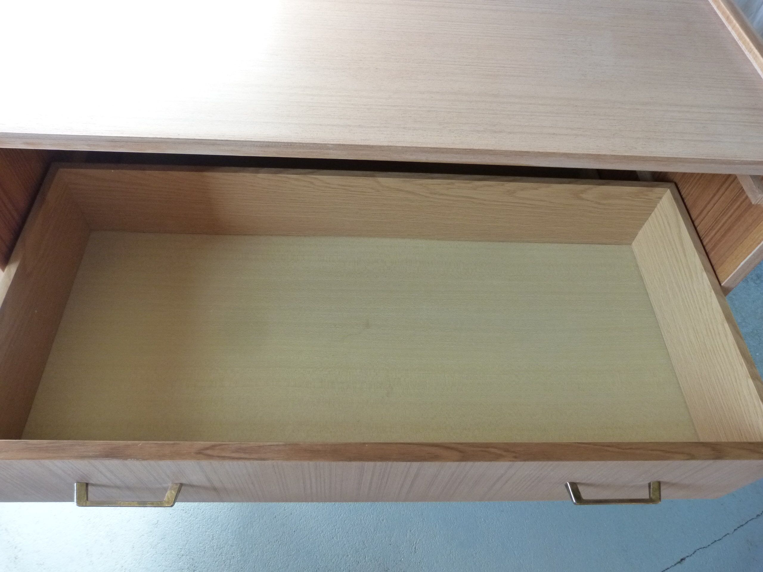 60s chest of drawers