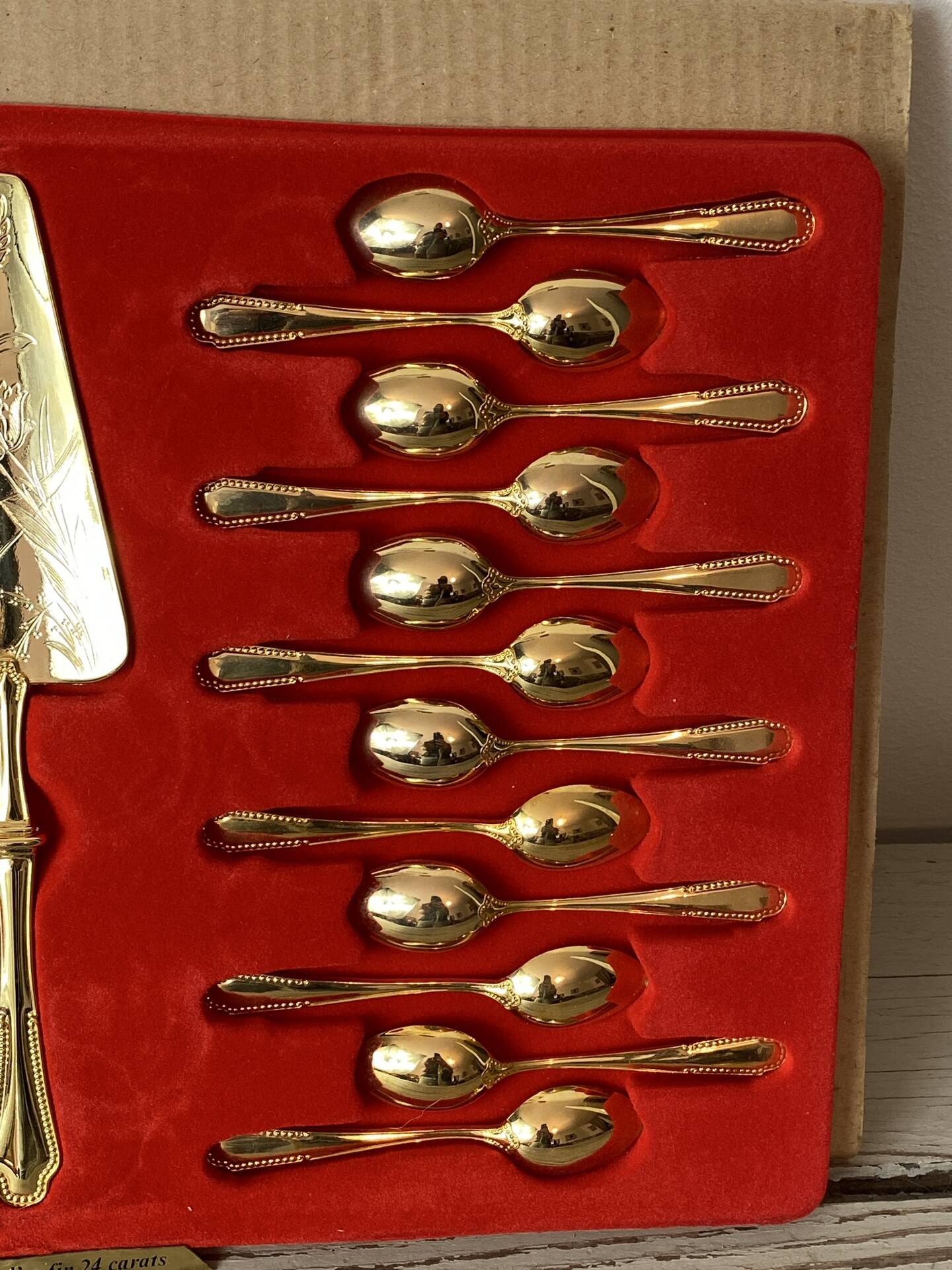 Service de couverts à dessert doré à l’or fin 