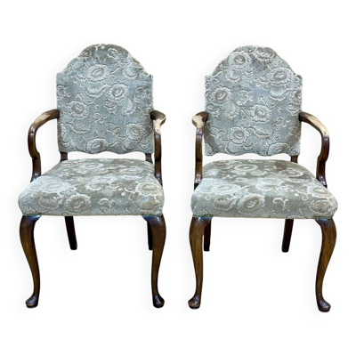 Paire de fauteuils chippendales en noyer des années 30
