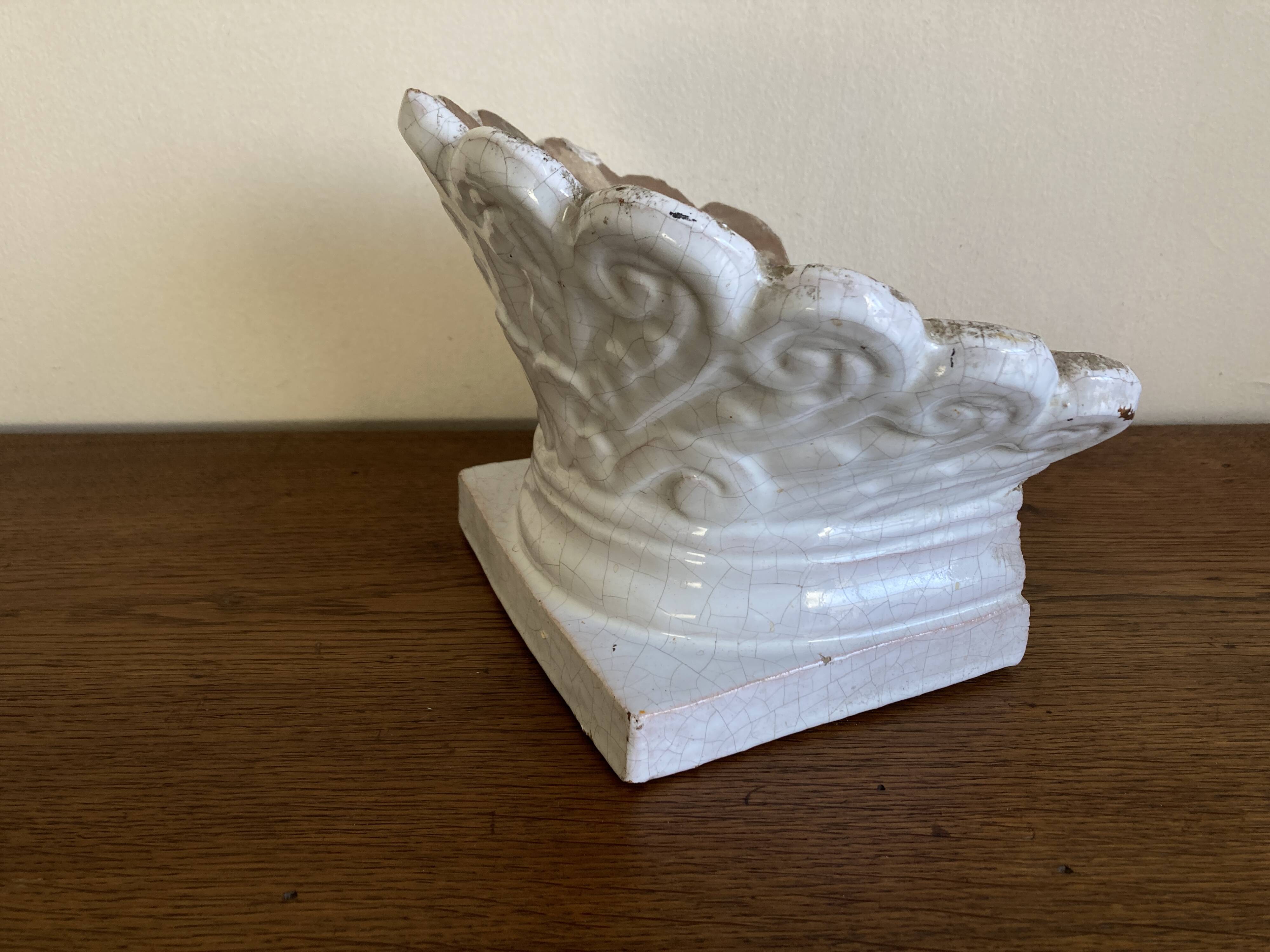 Neoclassical cachepot, mid-19th century, acanthus leaves, terracotta capital