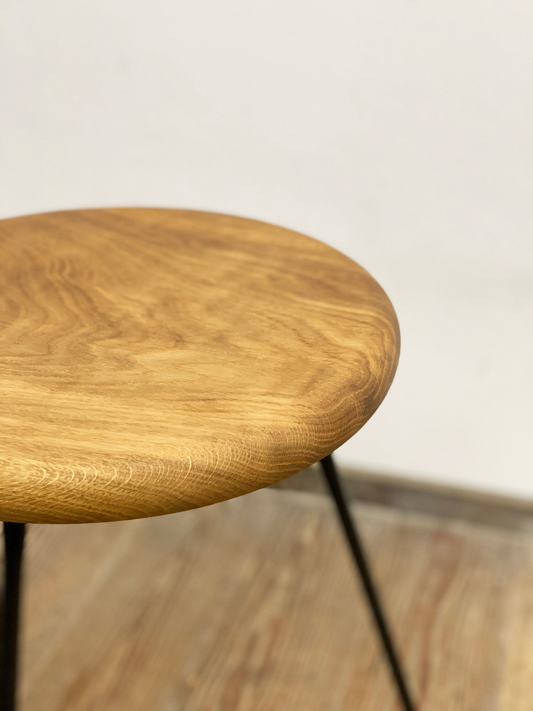 Bar stool in steel and oak