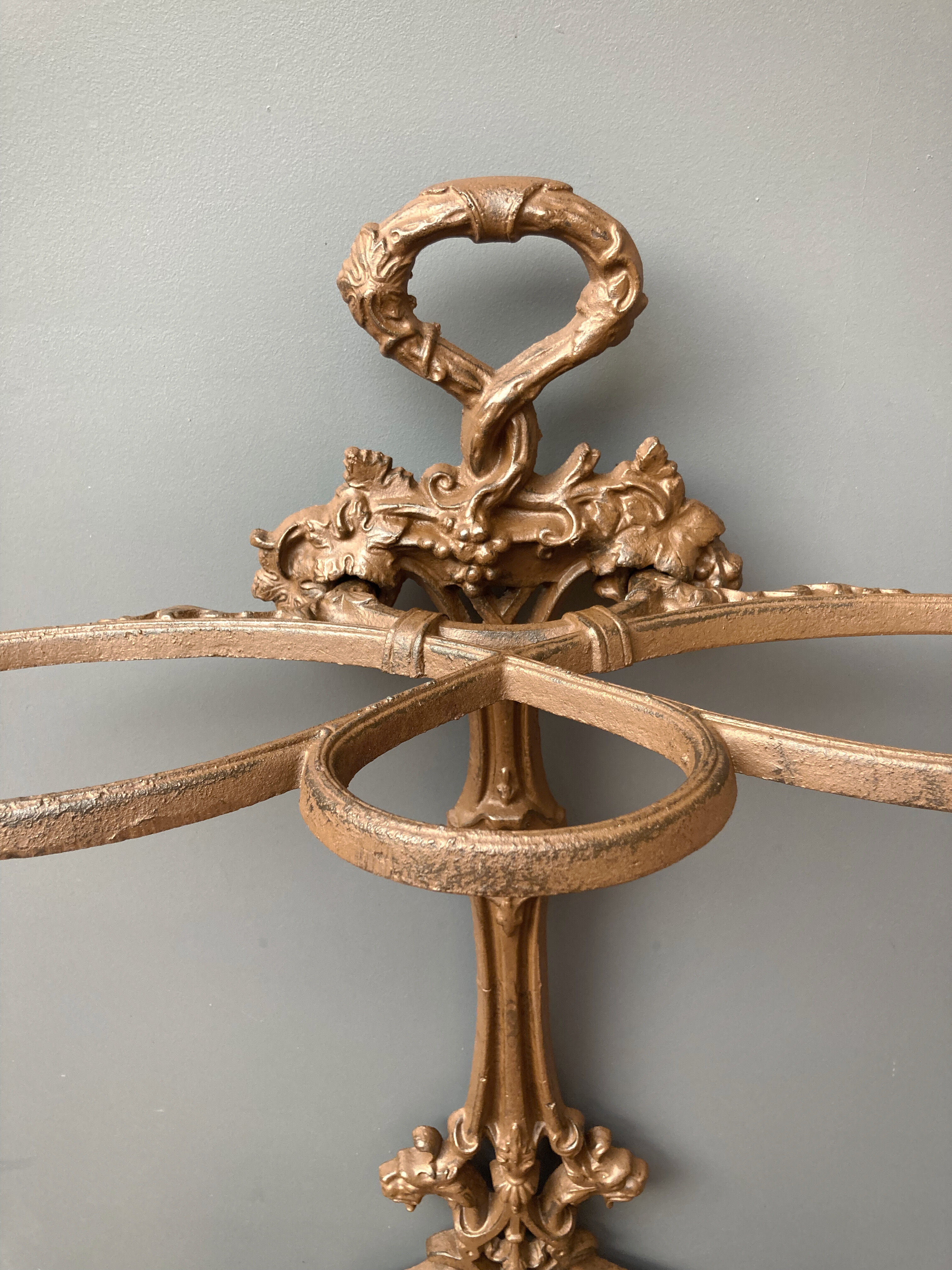 Art Nouvelles cast iron umbrella holder