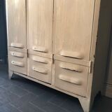 Industrial metal vestiary