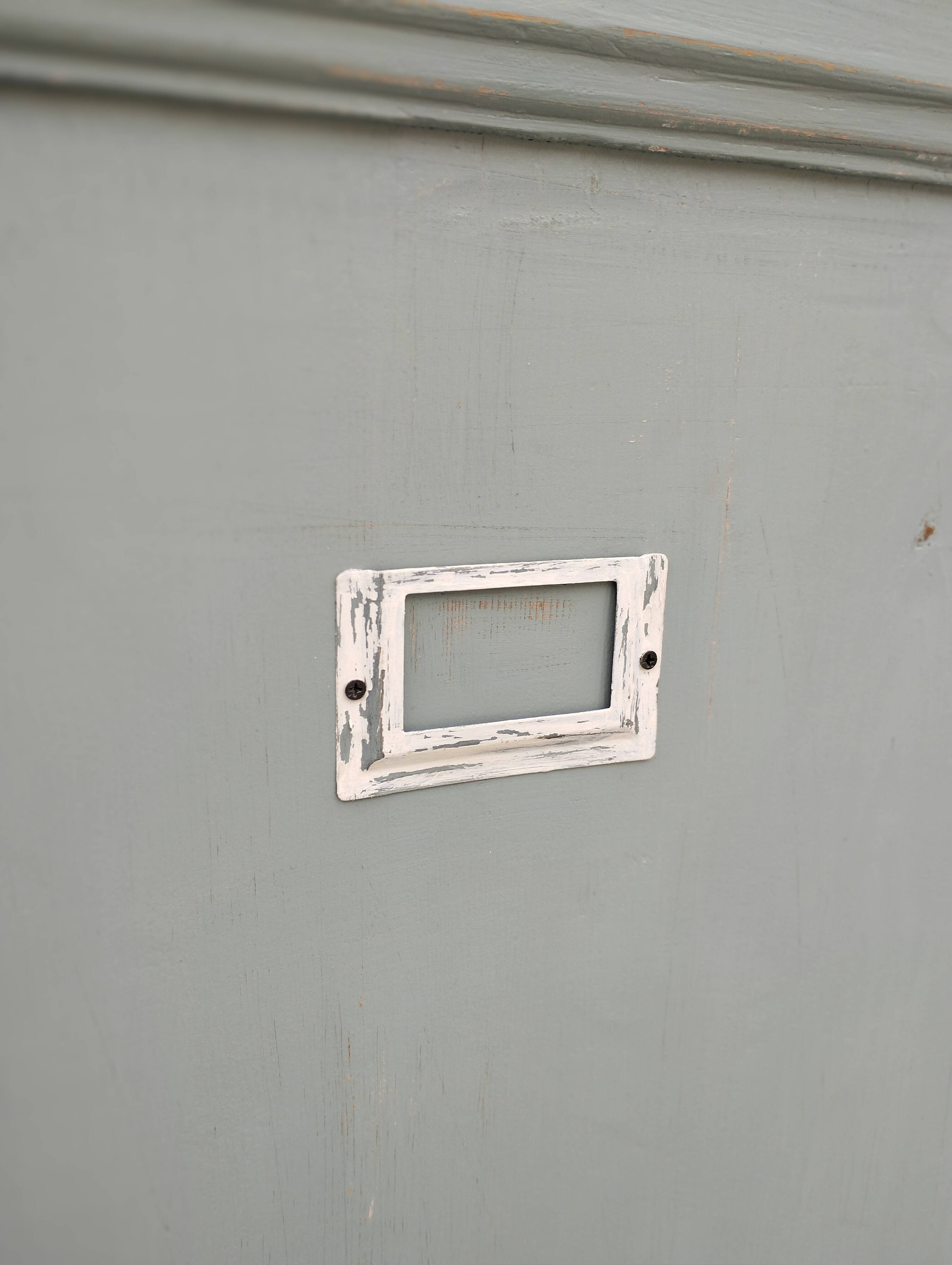 Parisian Wardrobe - Vintage Bonnetière