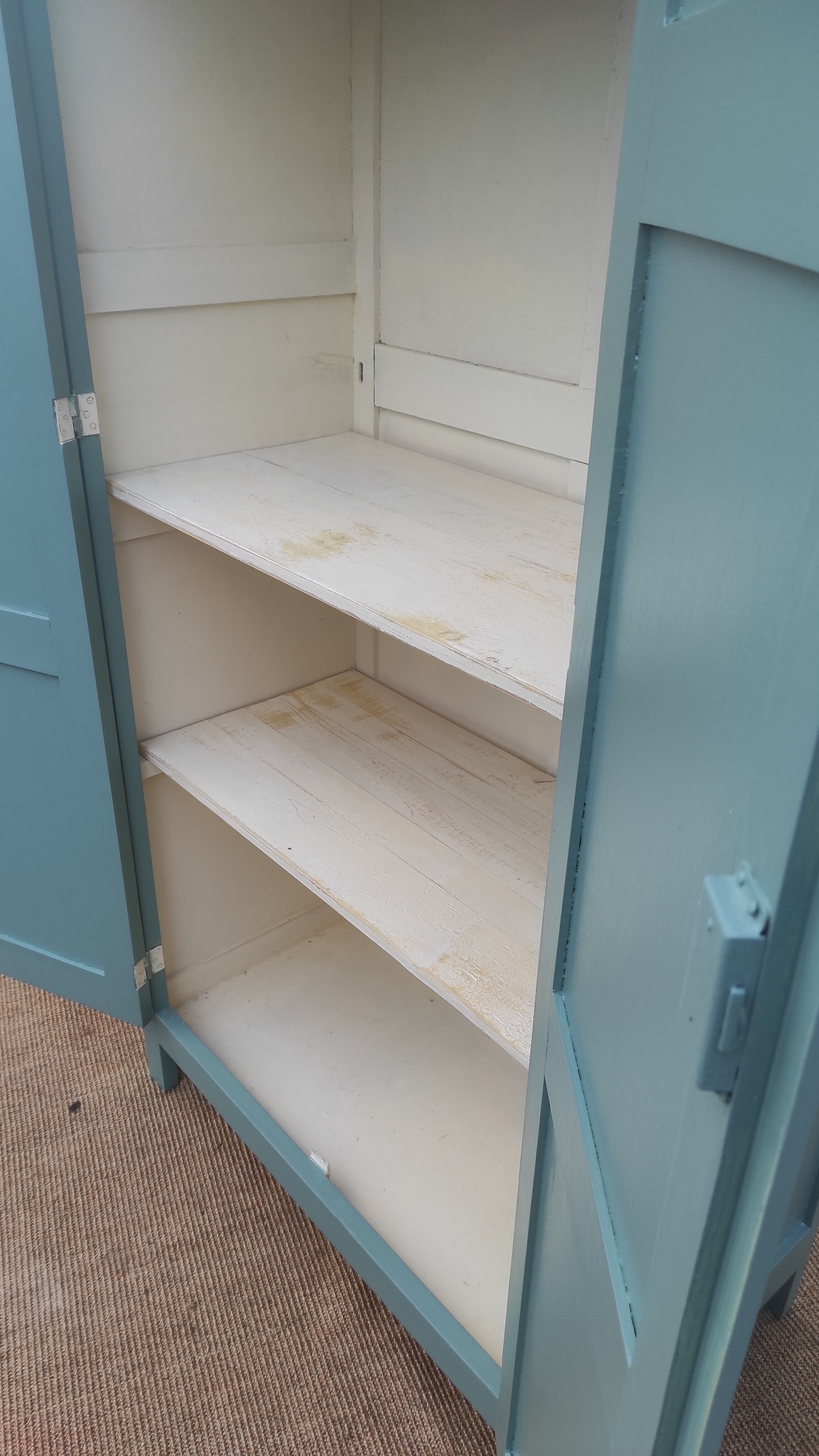 Armoire parisienne