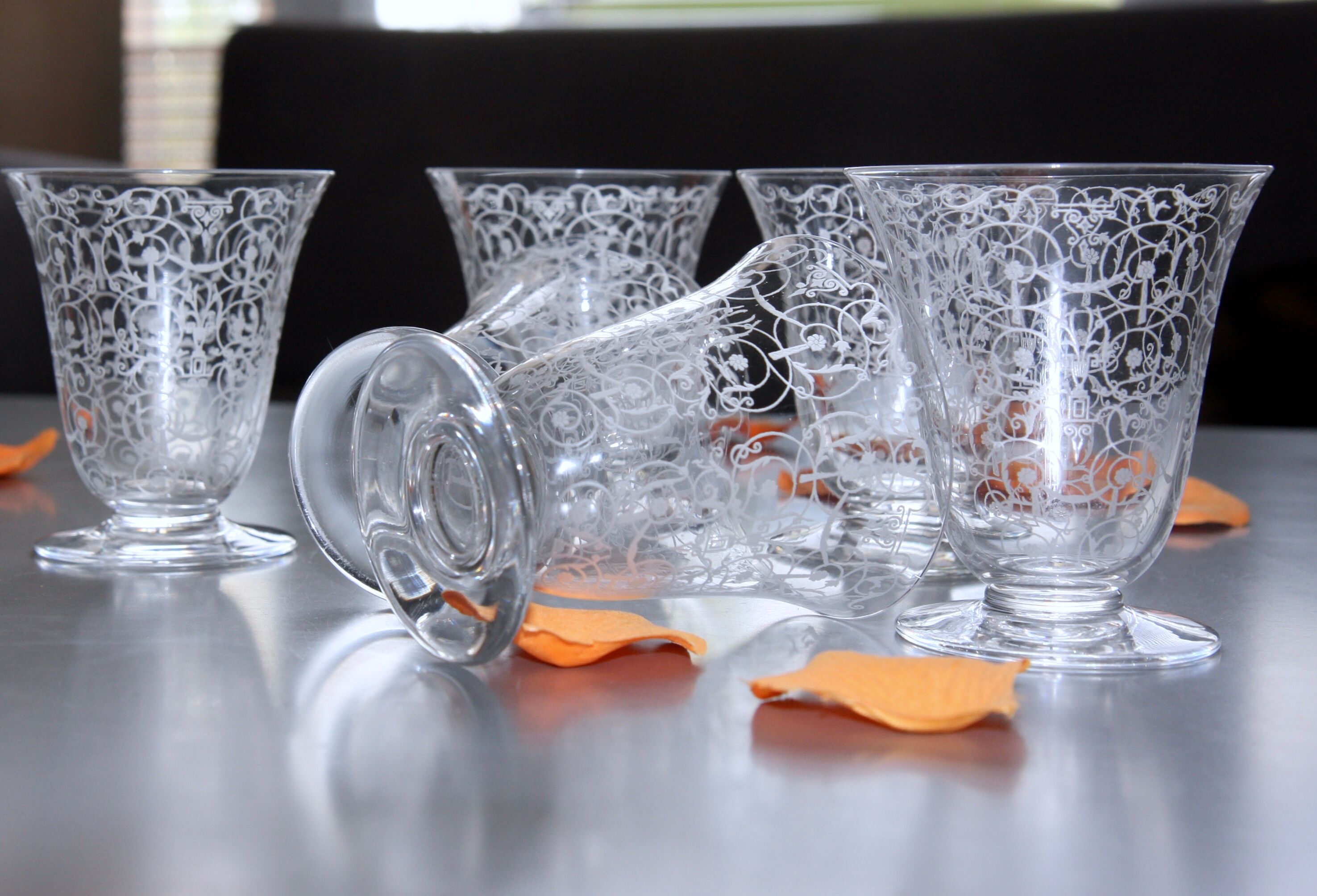 Six glasses of Baccarat wine in engraved crystal, model "Michelangelo"