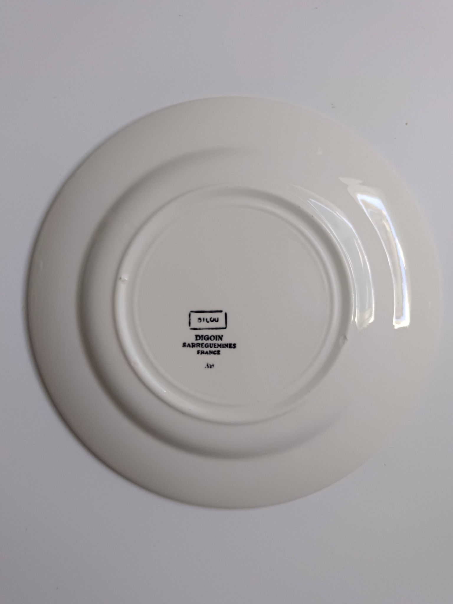 3 Digoin Sarreguemines Adèle plates in grey, yellow, and burgundy.