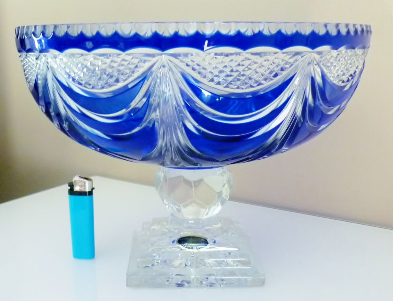 Centerpiece, blue crystal of Lorraine, limited series 233/500, blown and cut