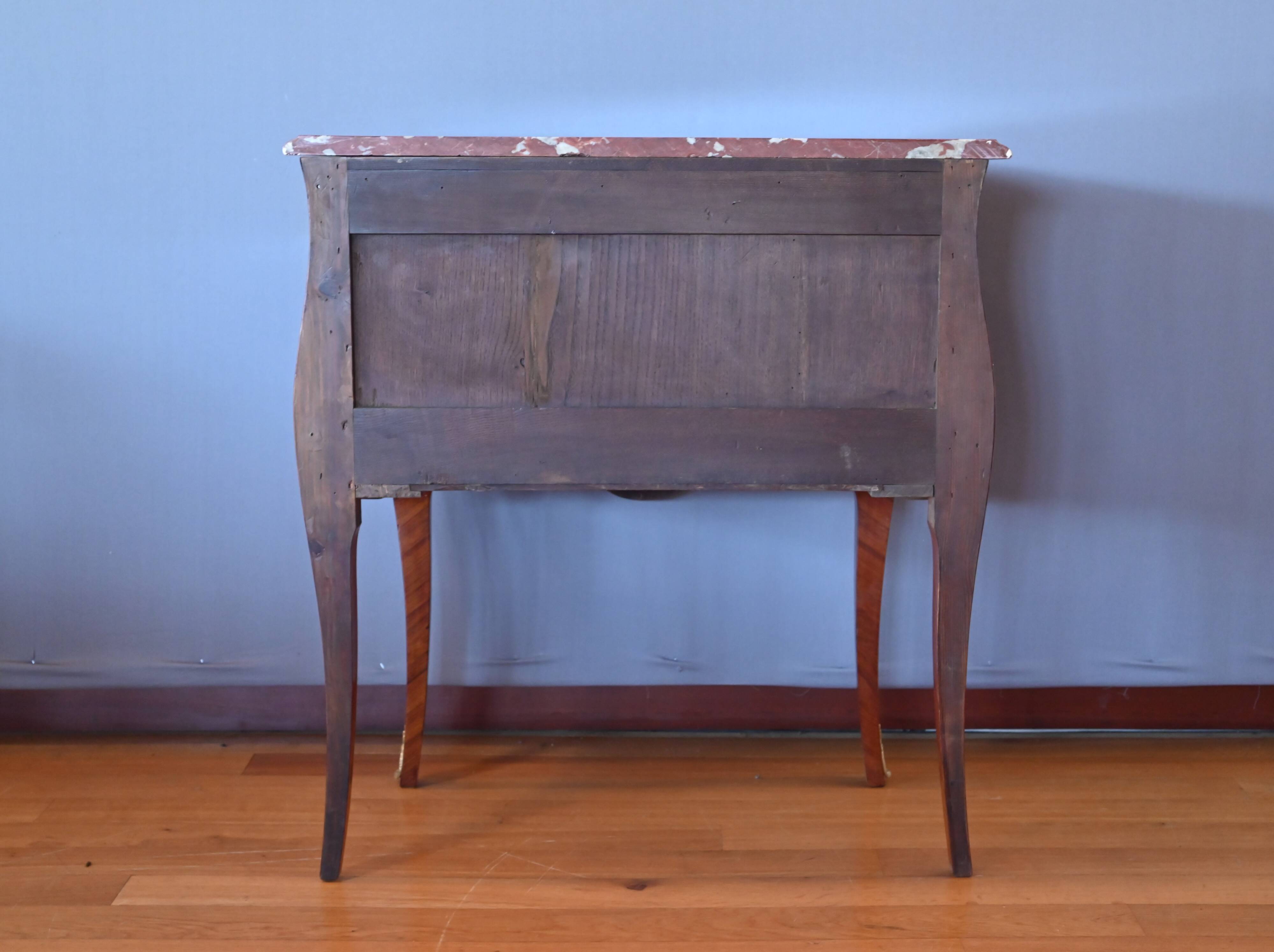 Mahogany chest of drawers, Louis XV style – 1st part of the 20th century