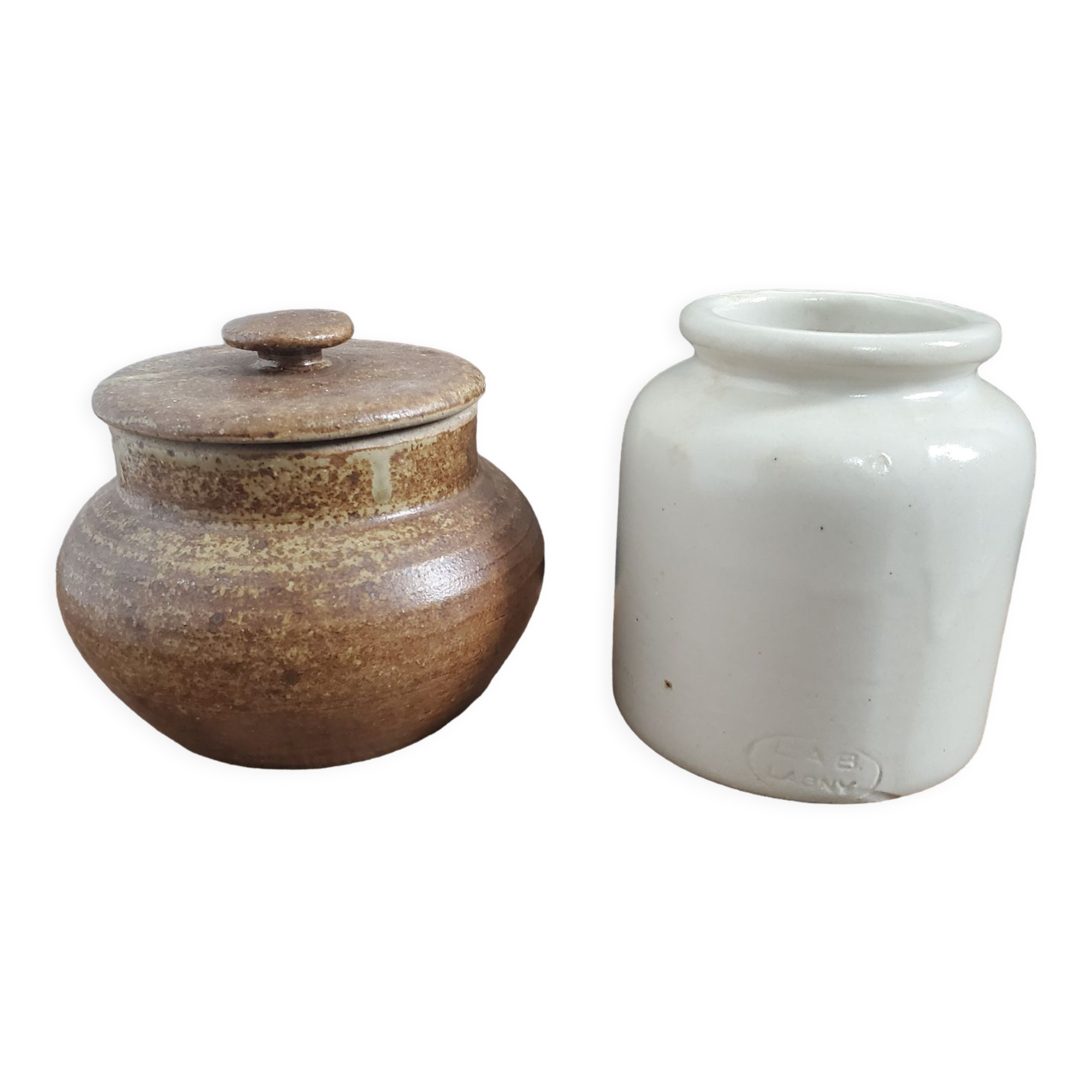 Set of 2 ceramic pots