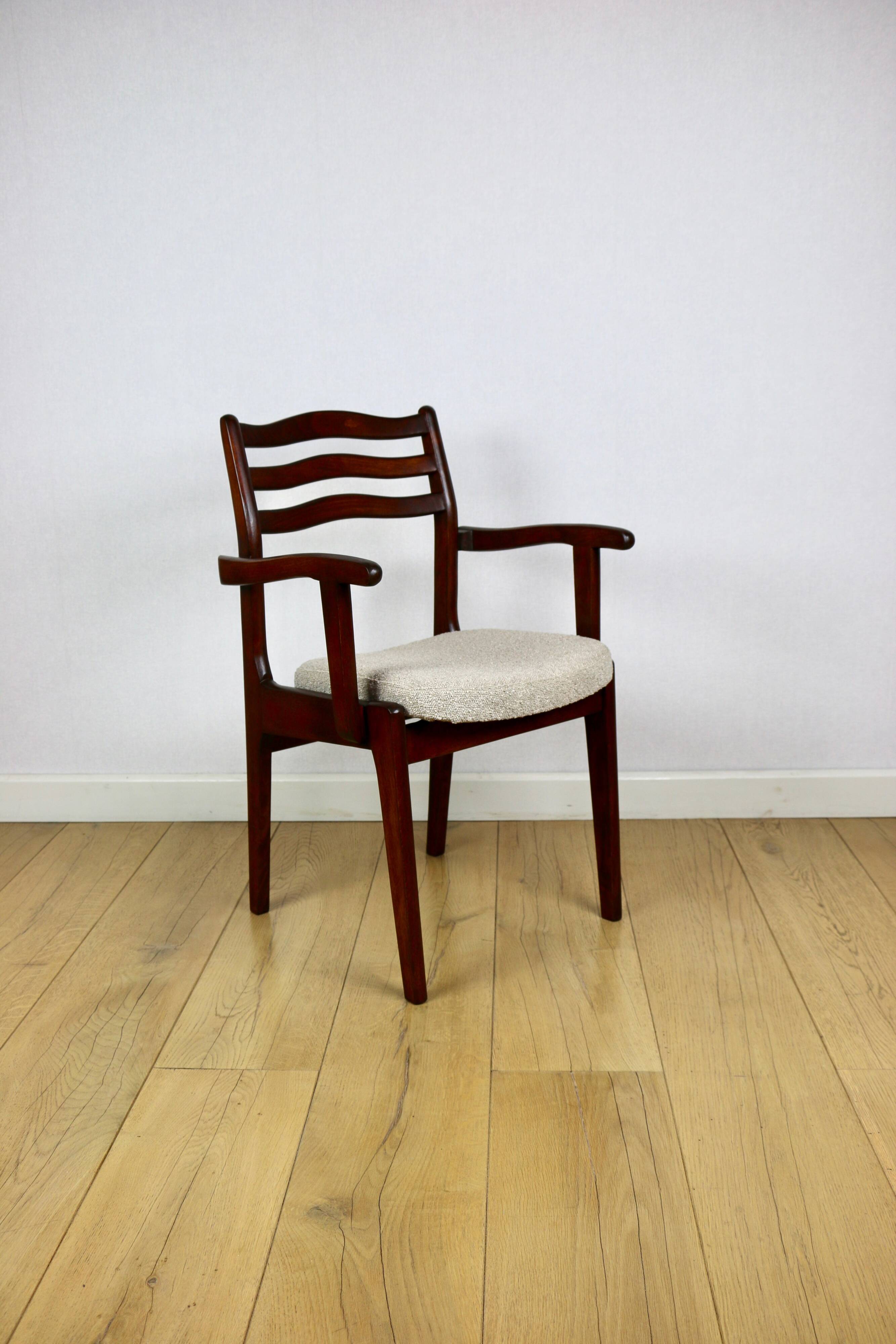 Office chairs vintage beige boucle - set of 3