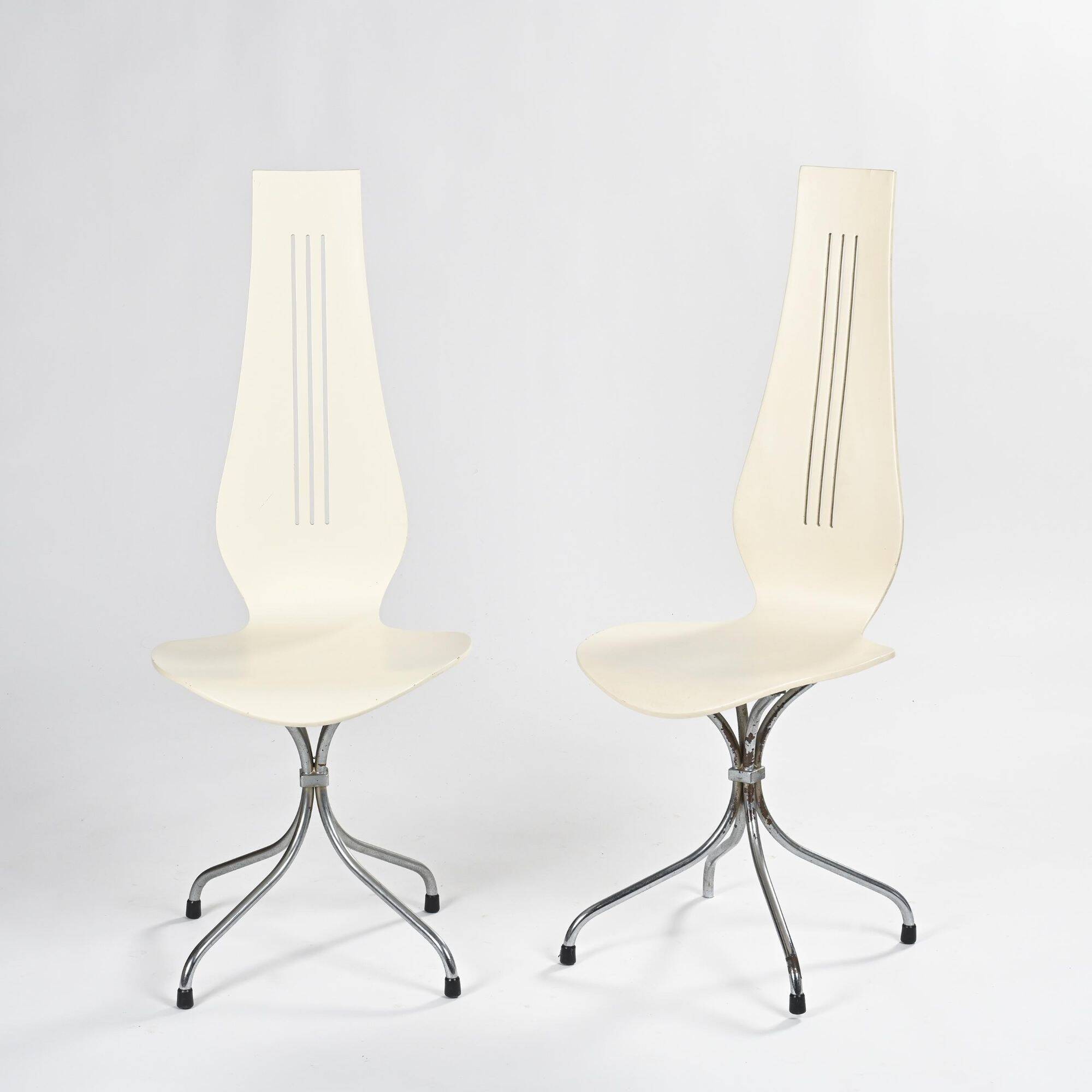 Pair of M352 Lyre chairs in molded plywood, Theo Häberli, 1968