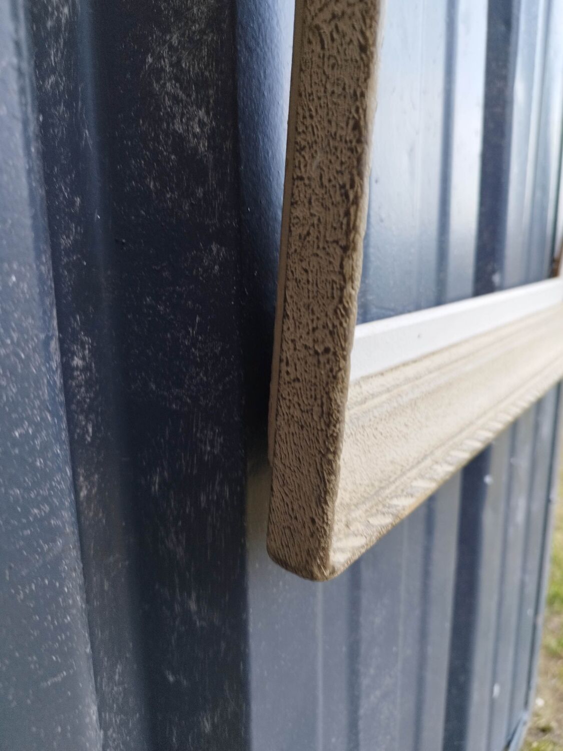 Old frame in gilded beige wood, 59x46 cm