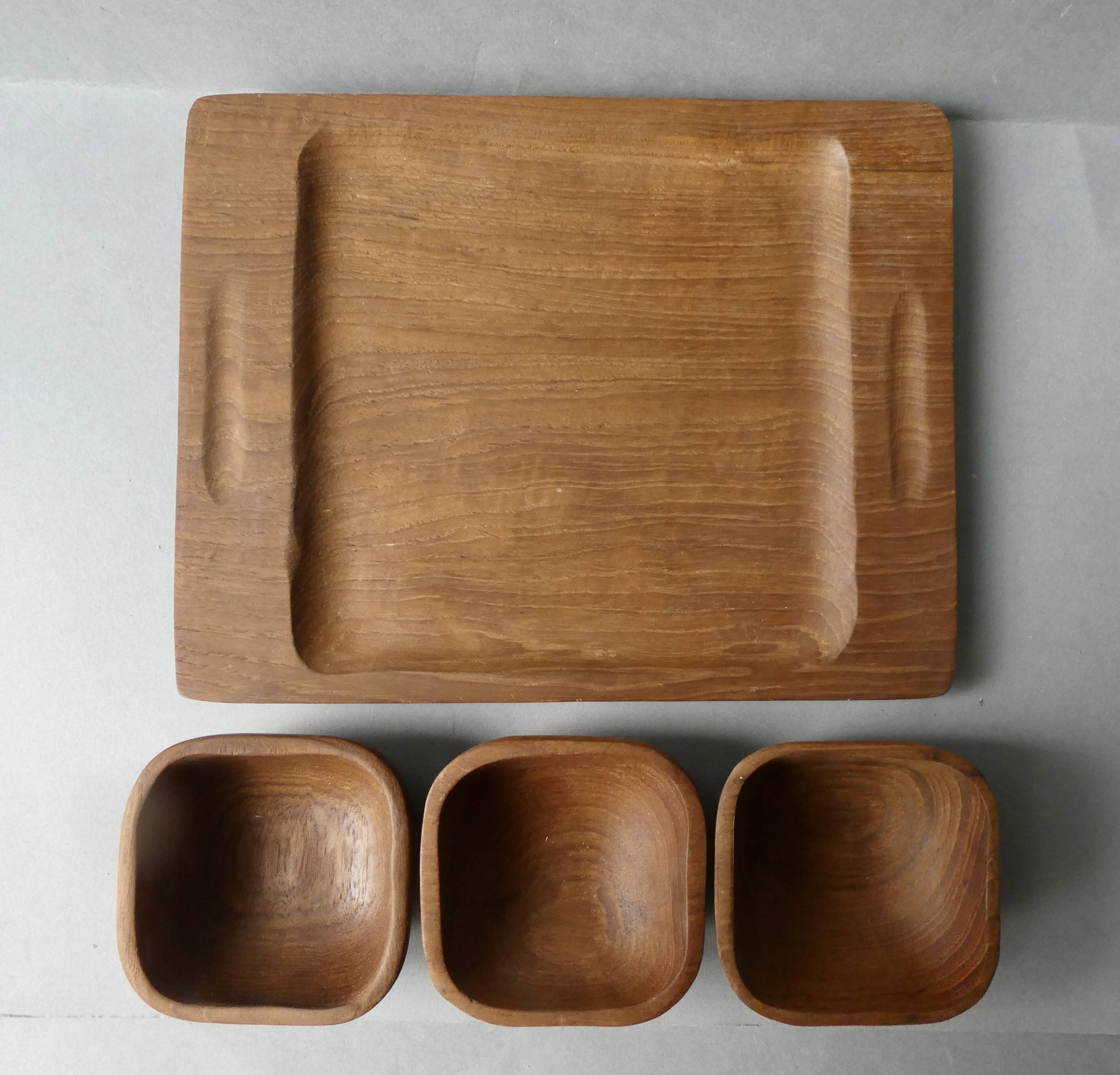 Serving tray with 3 teak cups