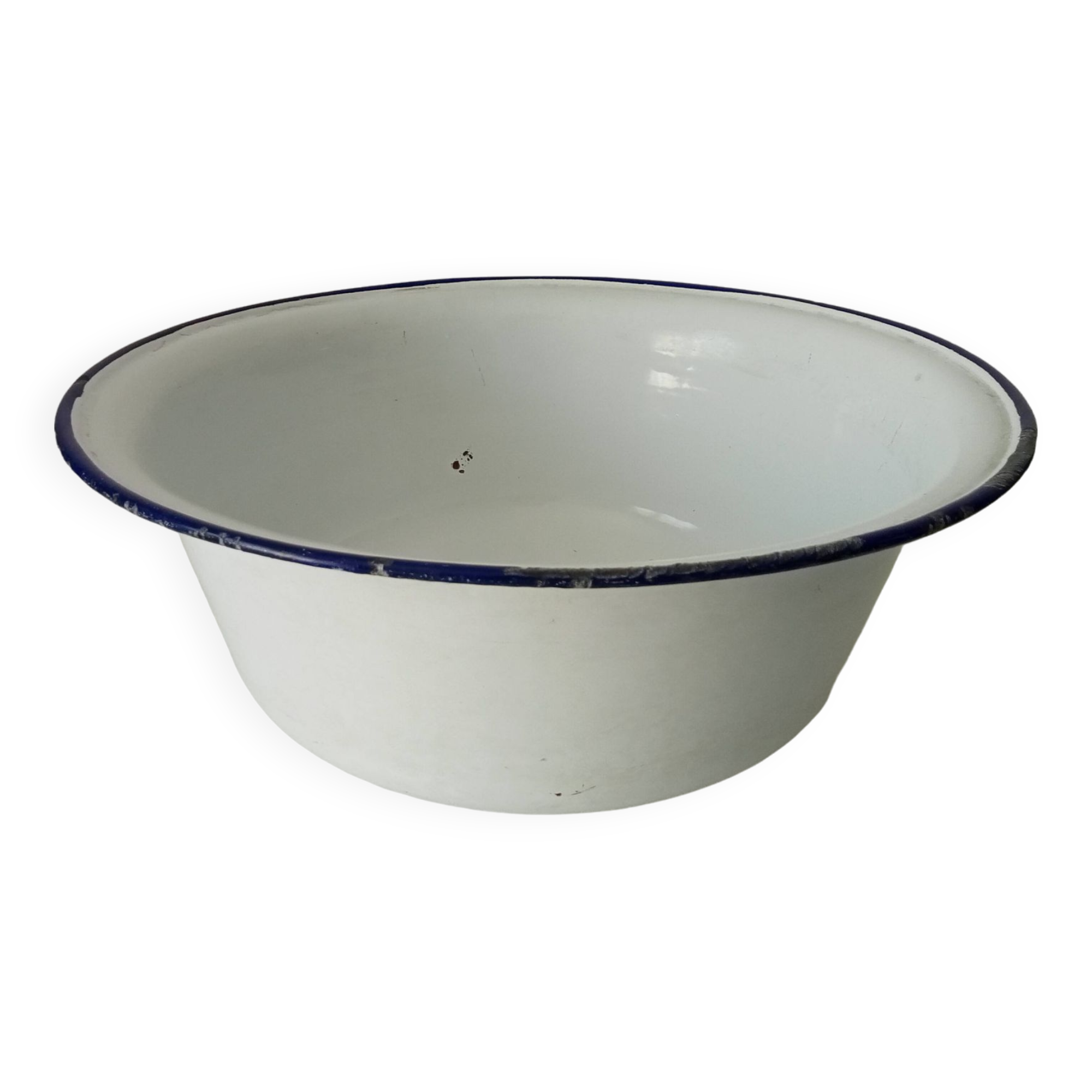 Old enameled basin